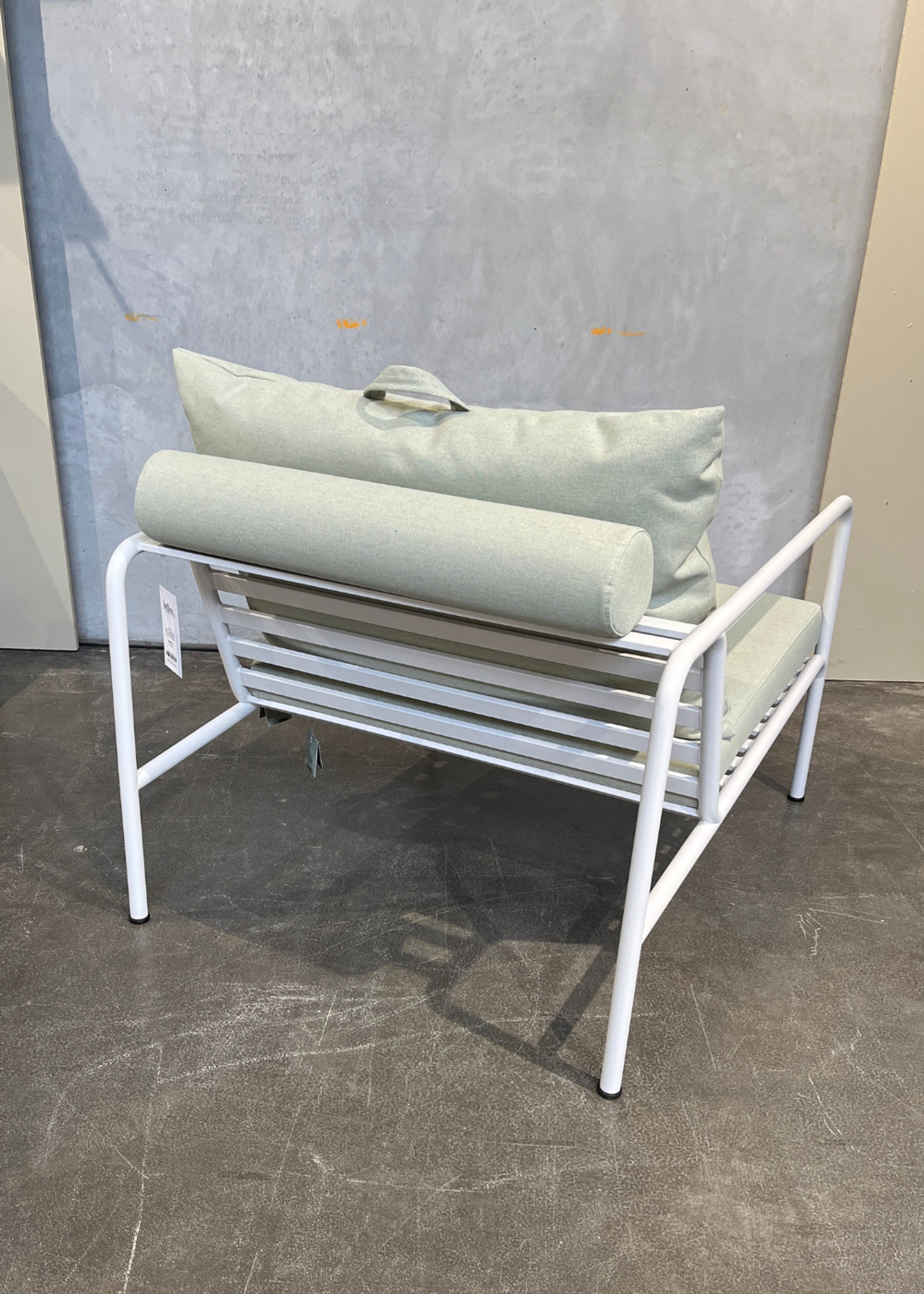 HOUE - Garden chair - AVON Lounge Chair - Moss/Muted White - Exhibition Model