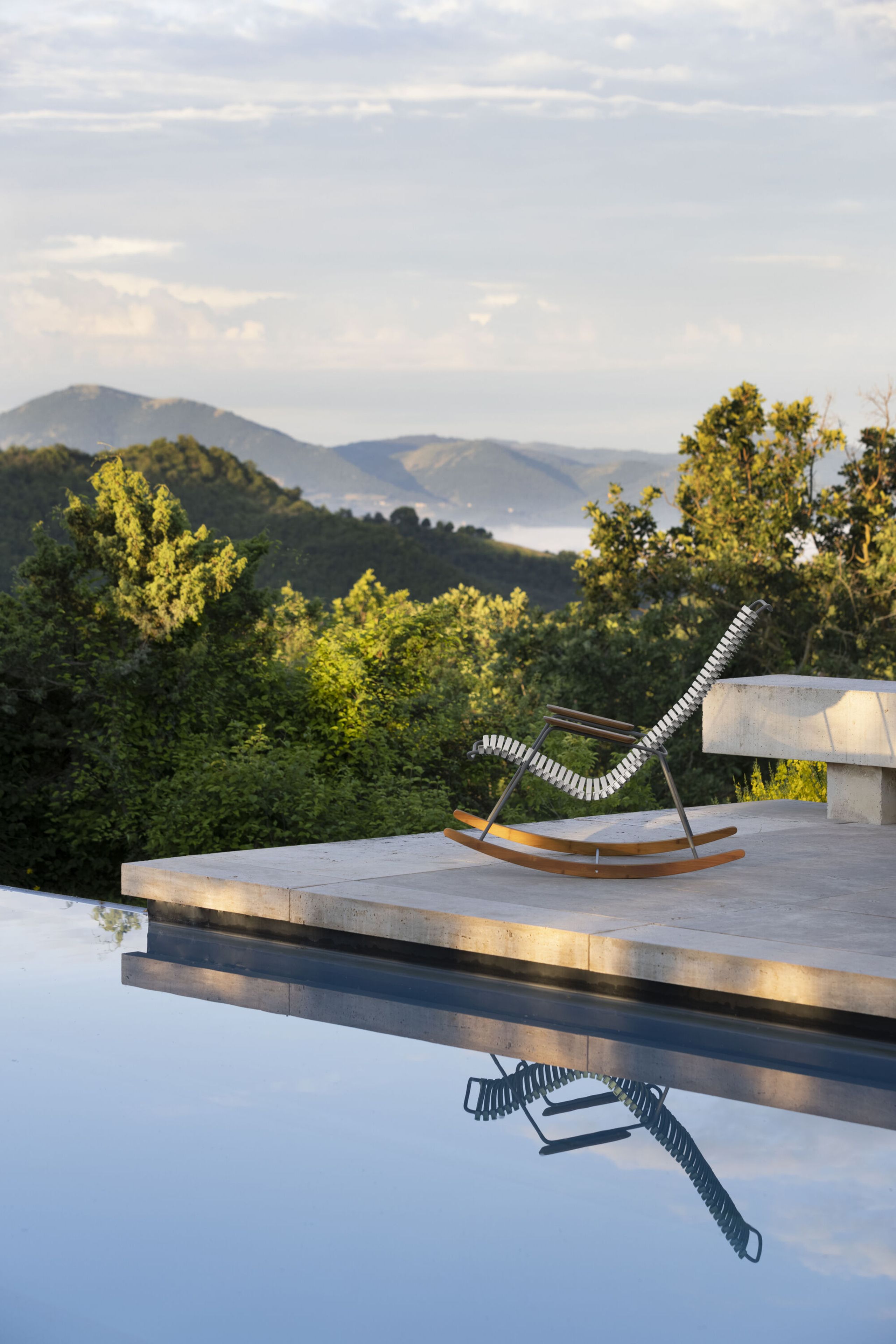 HOUE - Garden chair - Click Rocking Chair - Color: Muted white / Armrest + runners: Bamboo