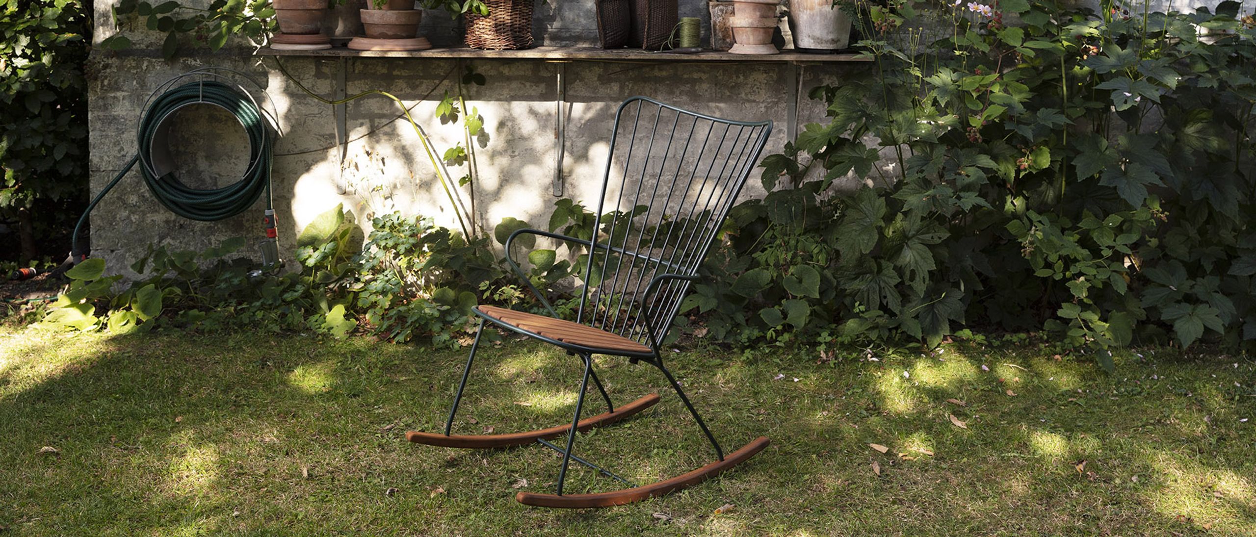 HOUE - Houpací křeslo - Paon rocking chair - Midnight blue