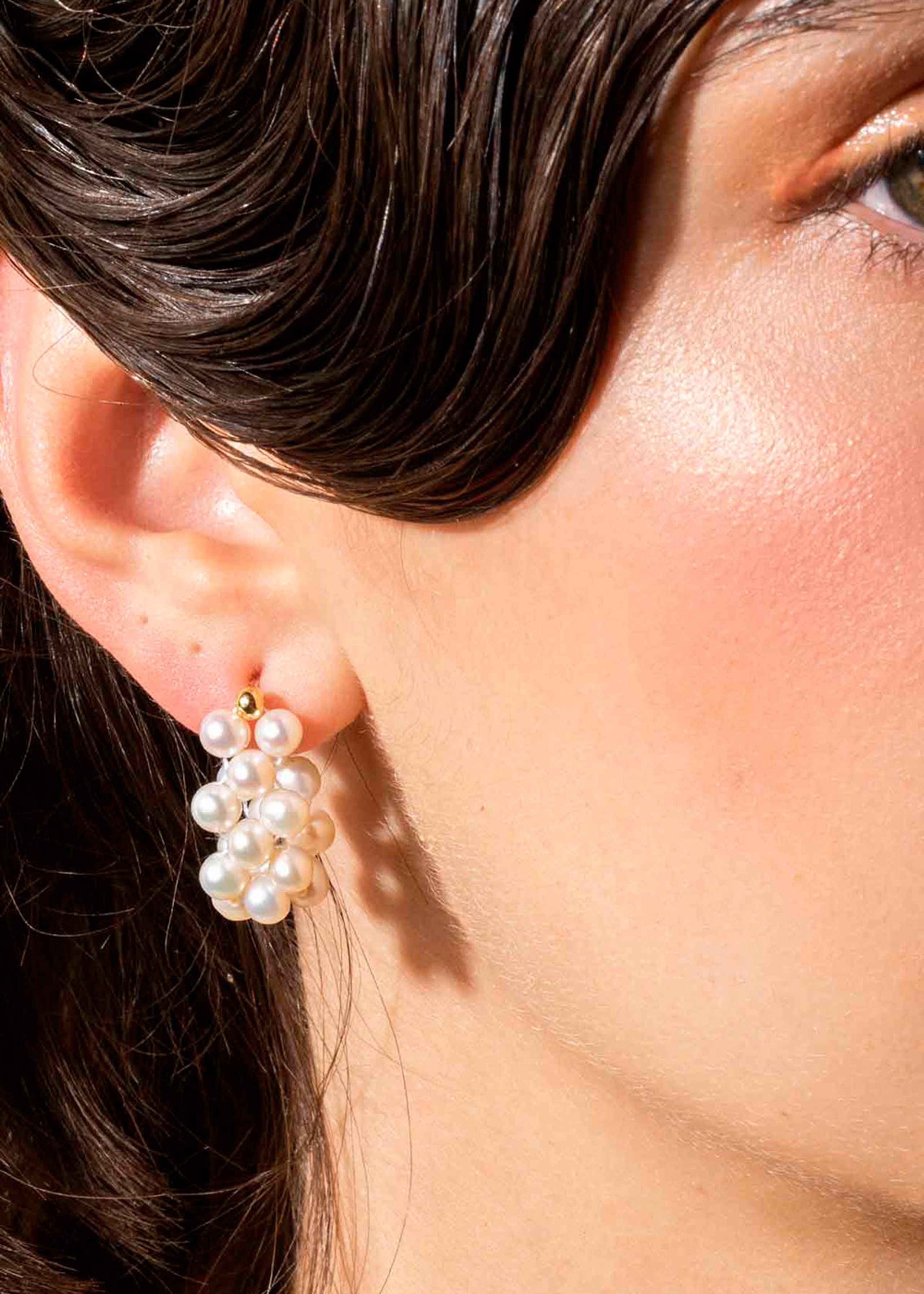House of Vincent - Earring - Venus Shapeshifter Earring - White Pearls