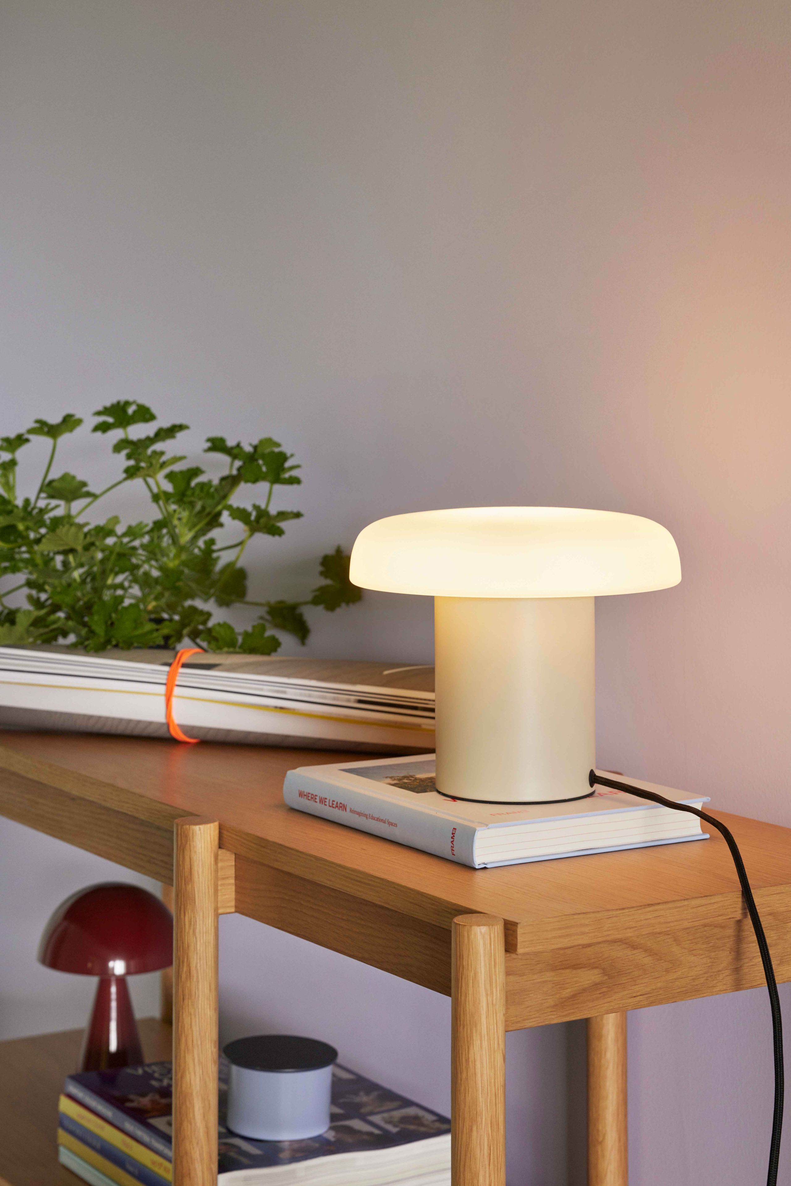 Hübsch - Table Lamp - Ateliers Table Lamp - Sand/White