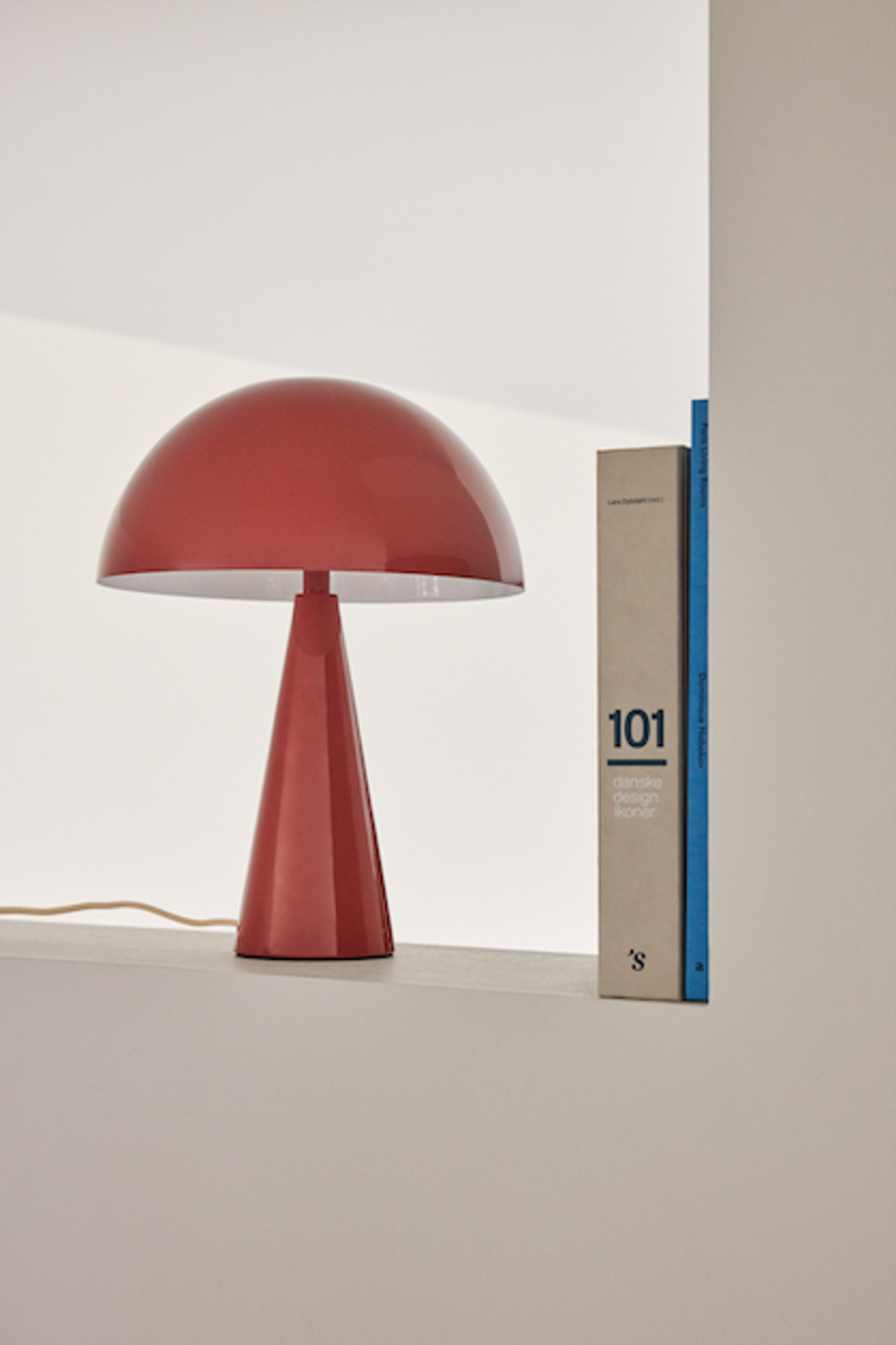 Hübsch - Table Lamp - Mush - Mini - Red Brown/Sand