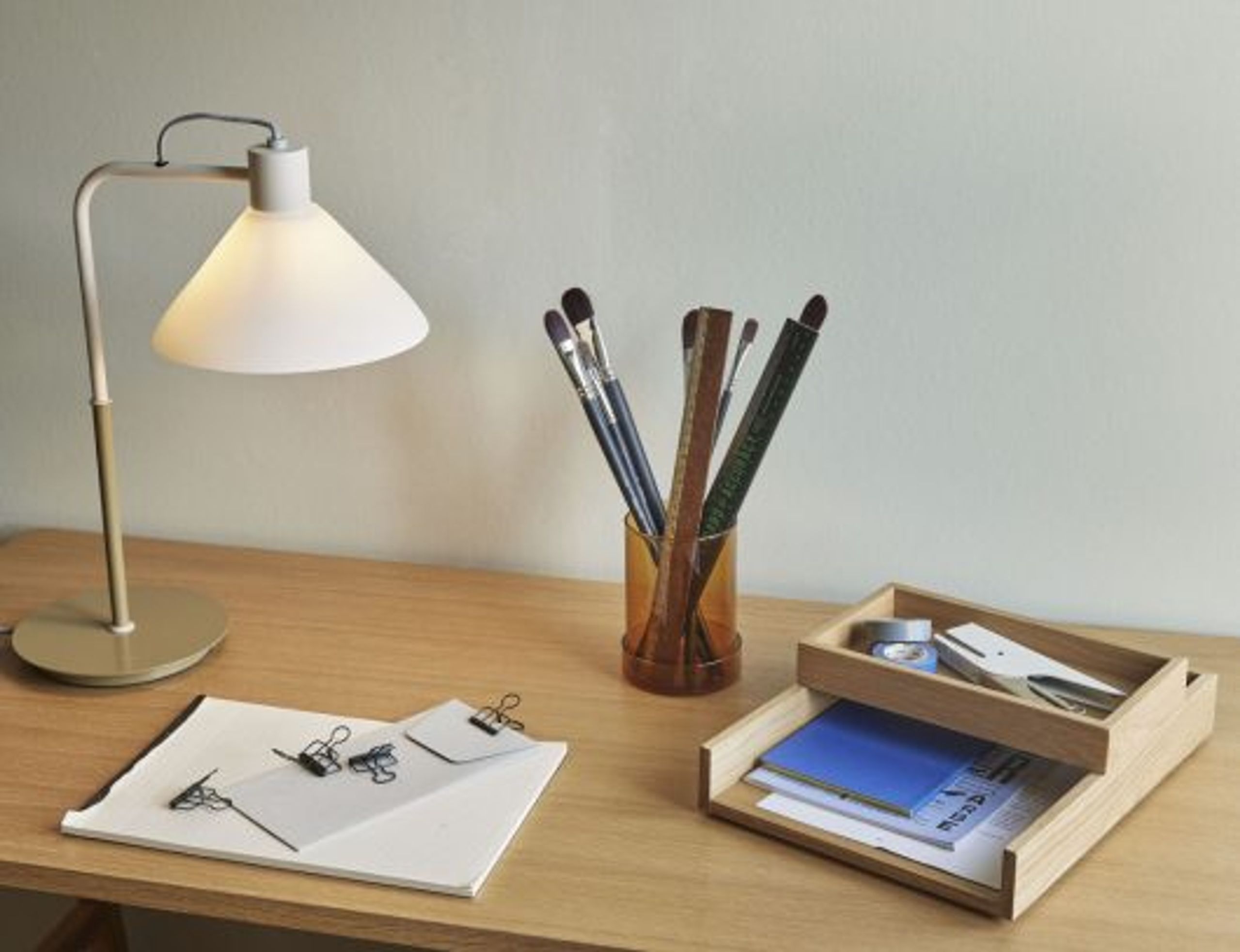 Hübsch - Table Lamp - Spot Table Lamp - Khaki, Sand, White