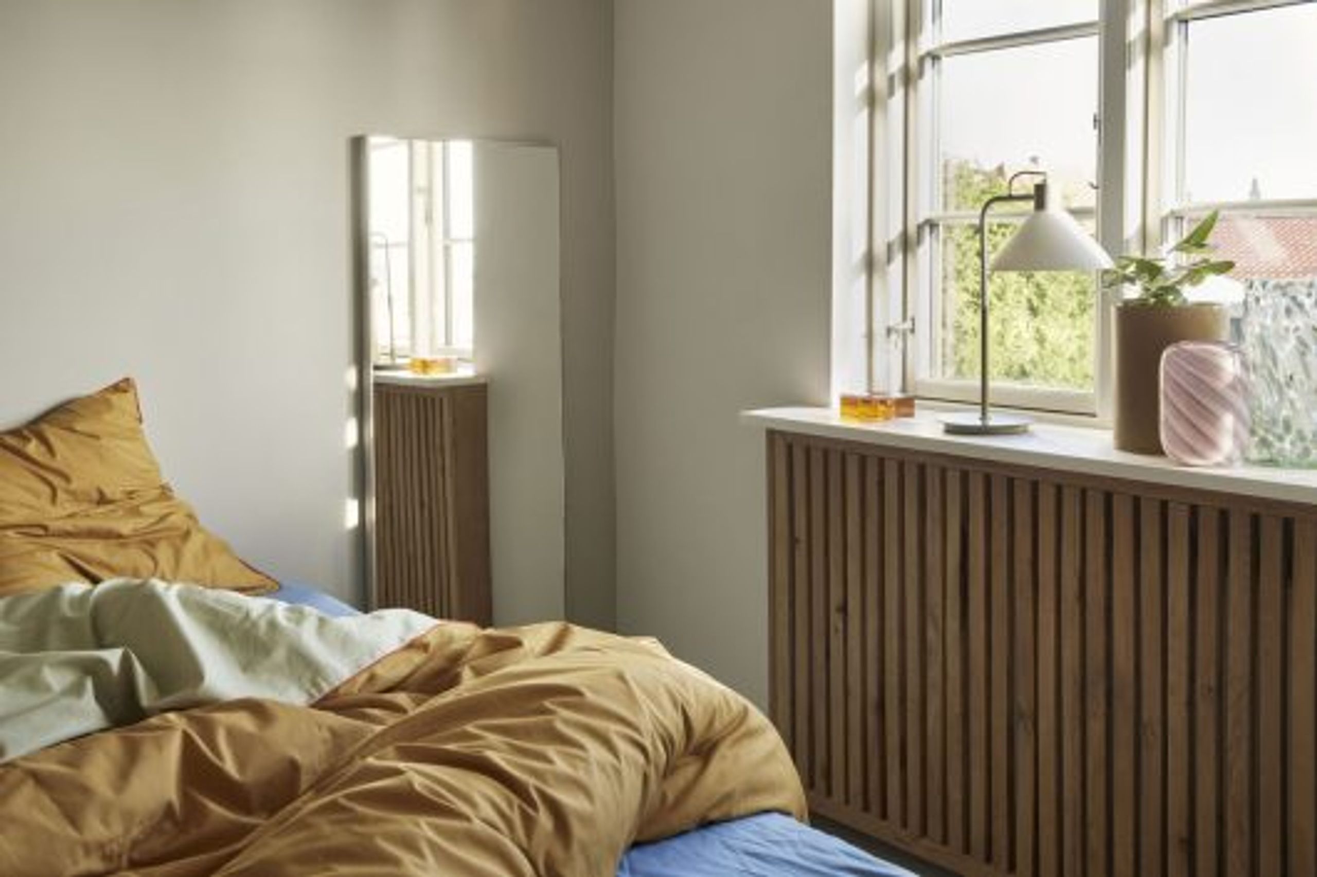 Hübsch - Table Lamp - Spot Table Lamp - Khaki, Sand, White