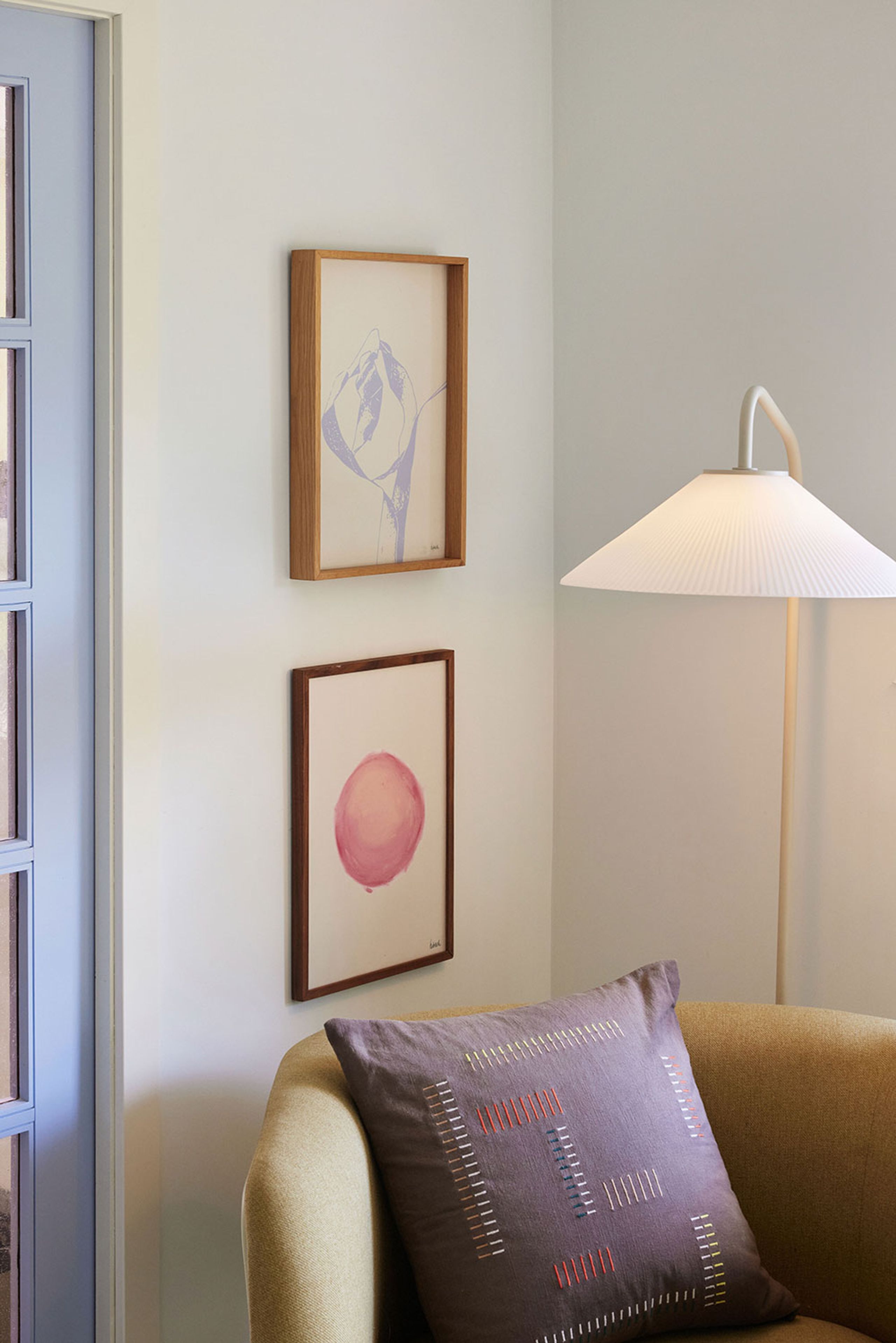 Hübsch - Stehlampe - Solid Floor Lamp - Sand / Weiß