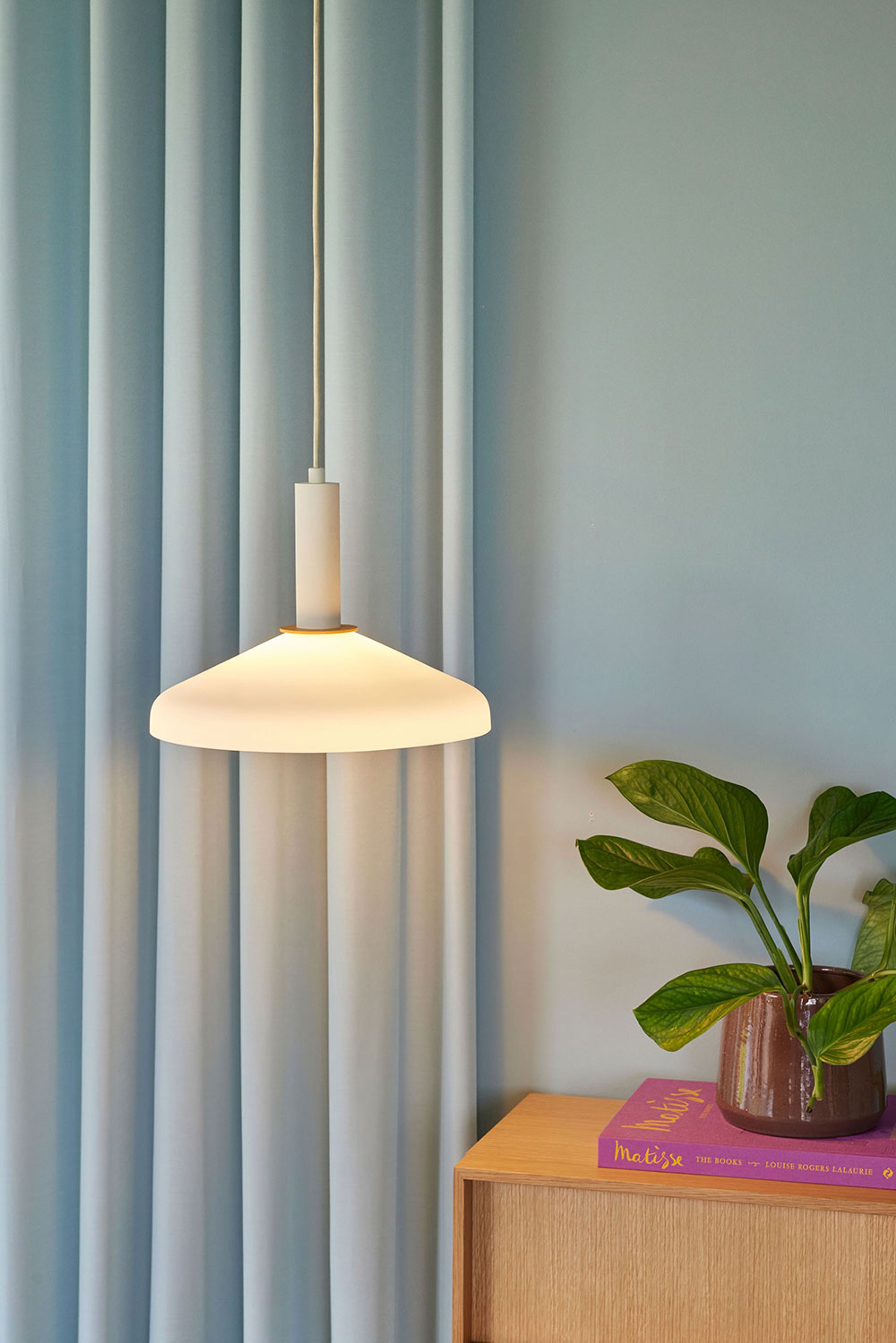 Hübsch - Pendant Lamp - Apollo Pendant - Orange / Sand / White