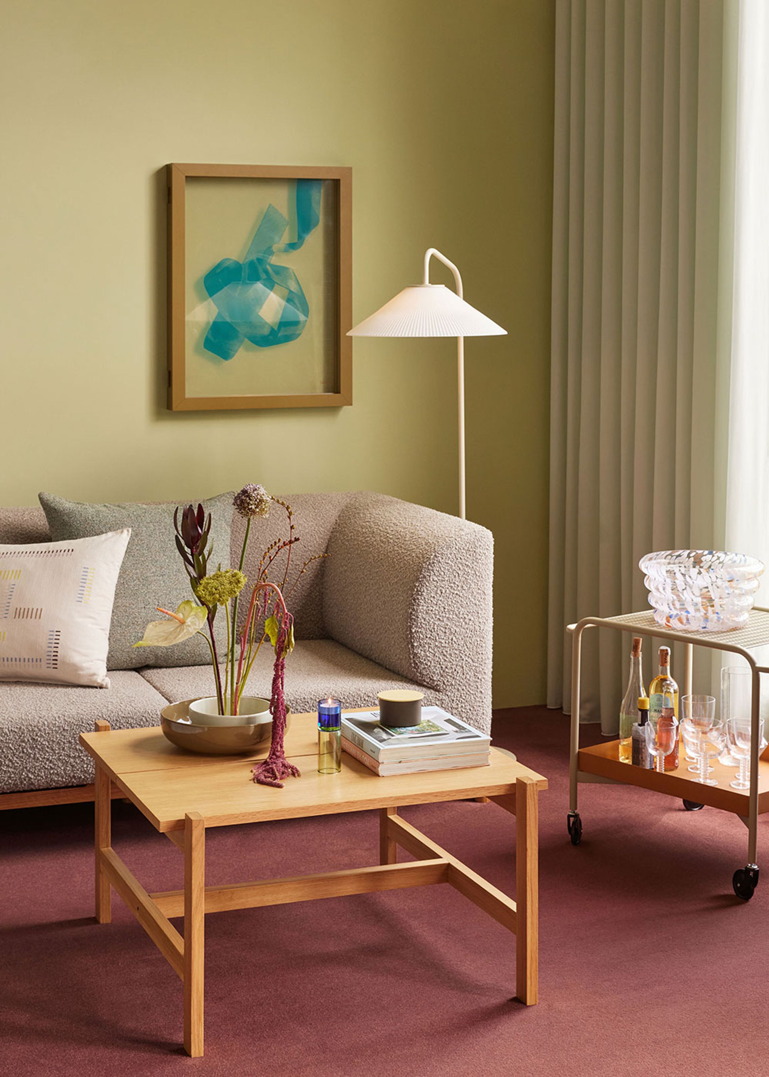 Hübsch - Stolík na vozíku - Push Rolling Table - Hnedá / piesková