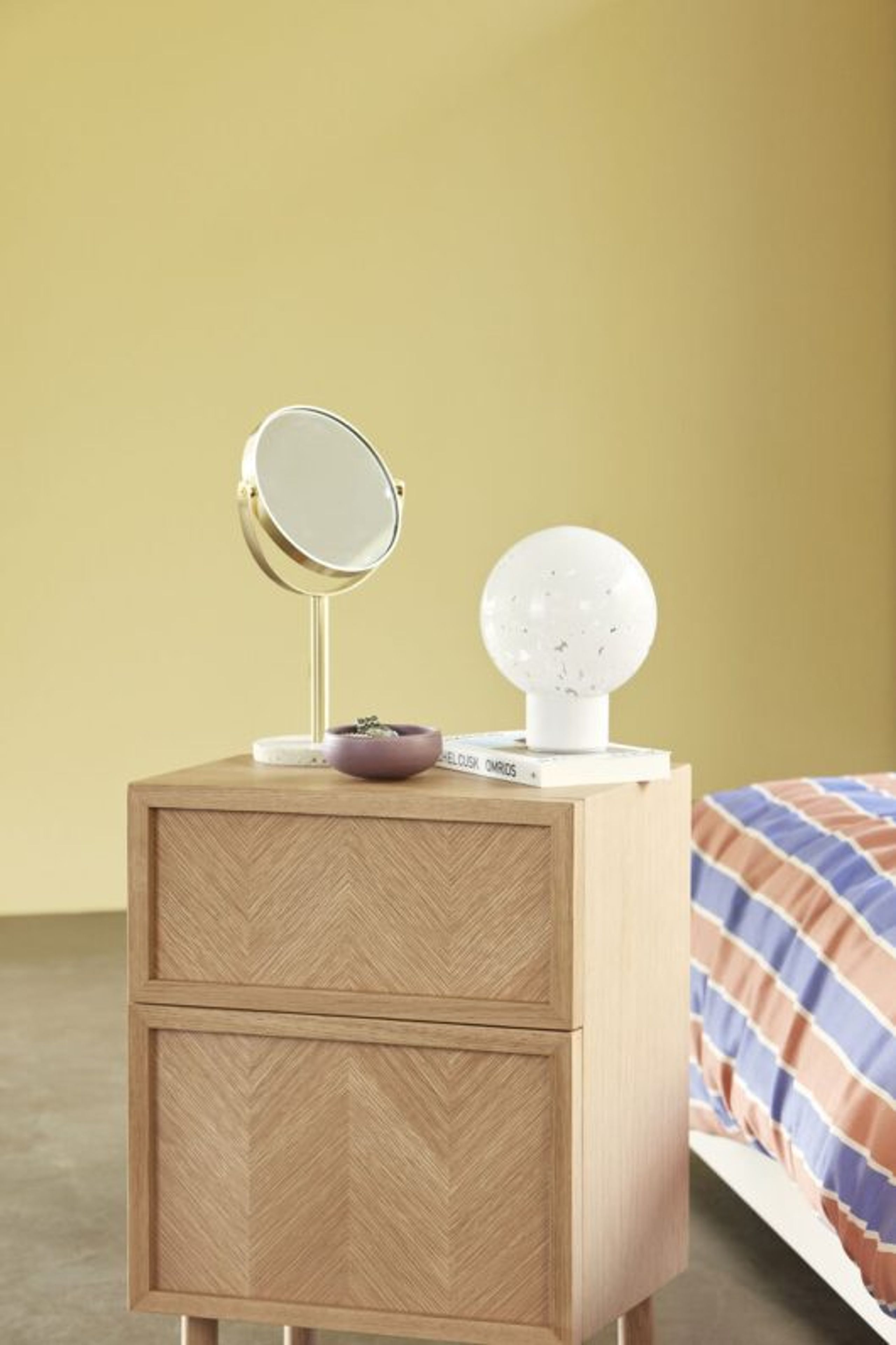 Hübsch - Spejl - Pamper Table Mirror - Brass/white terrazzo