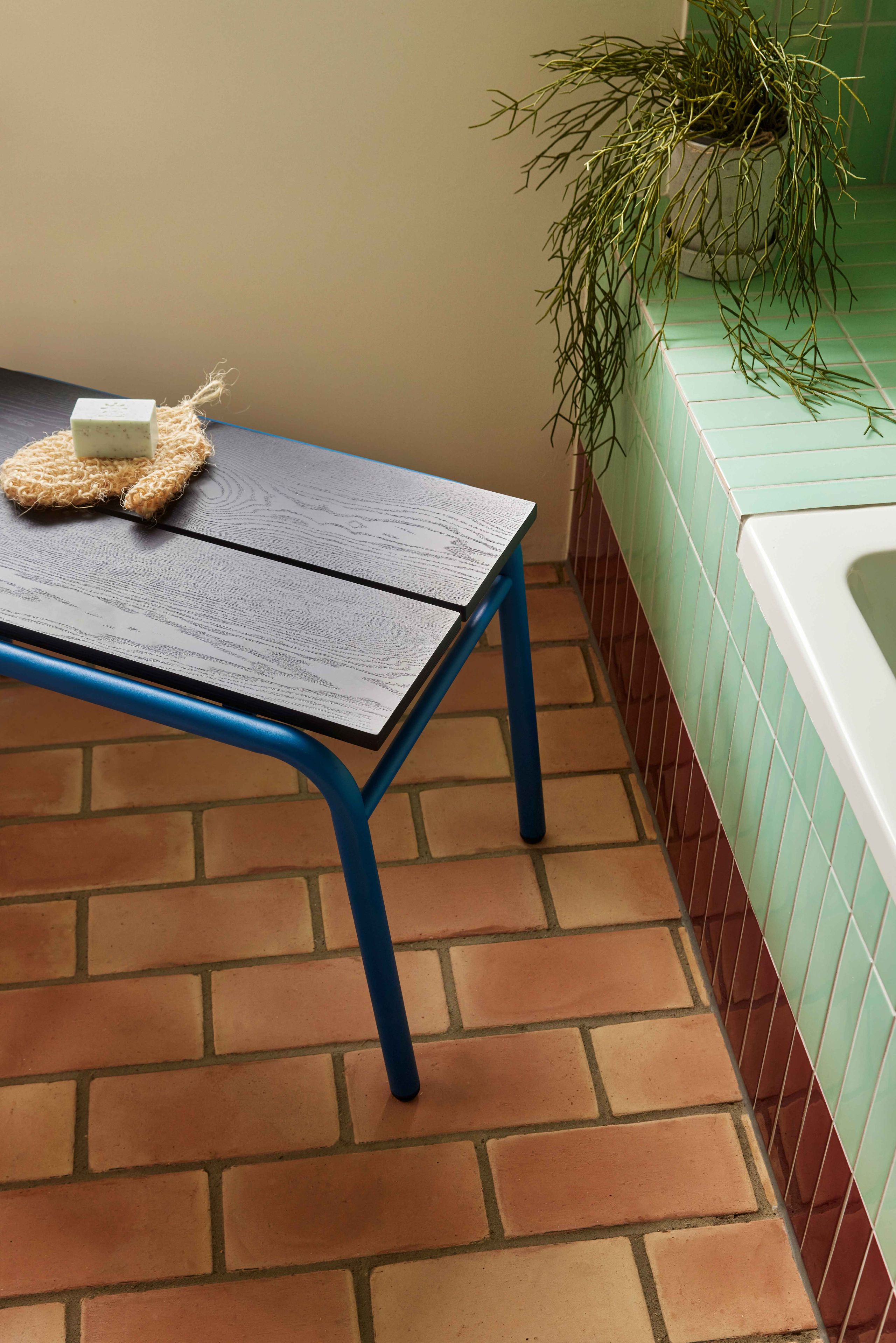 Hübsch - Bank - Koi Bench - Blue,Dark blue