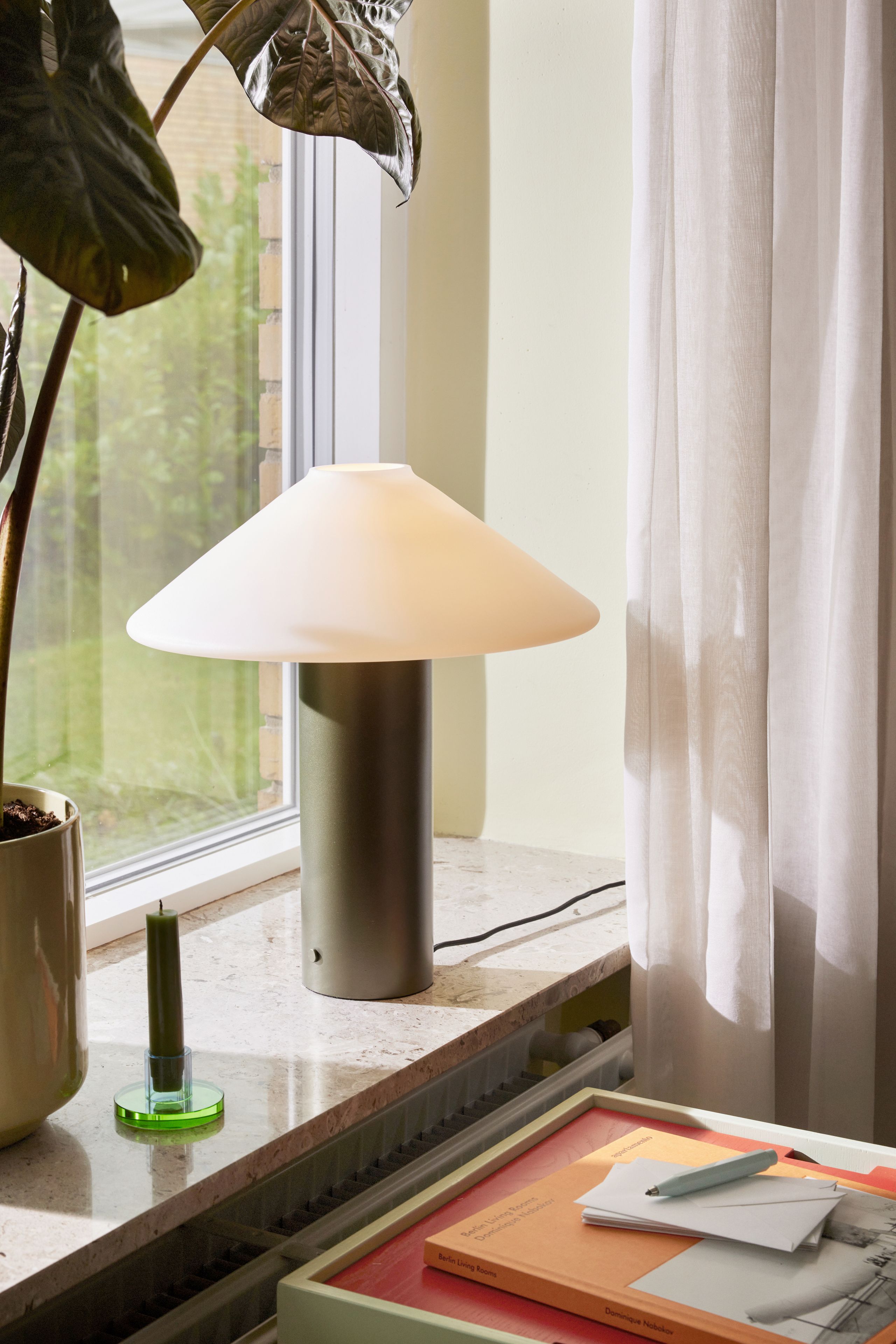 Hübsch - Table Lamp - Orbit Bordlampe - Mørkegrøn