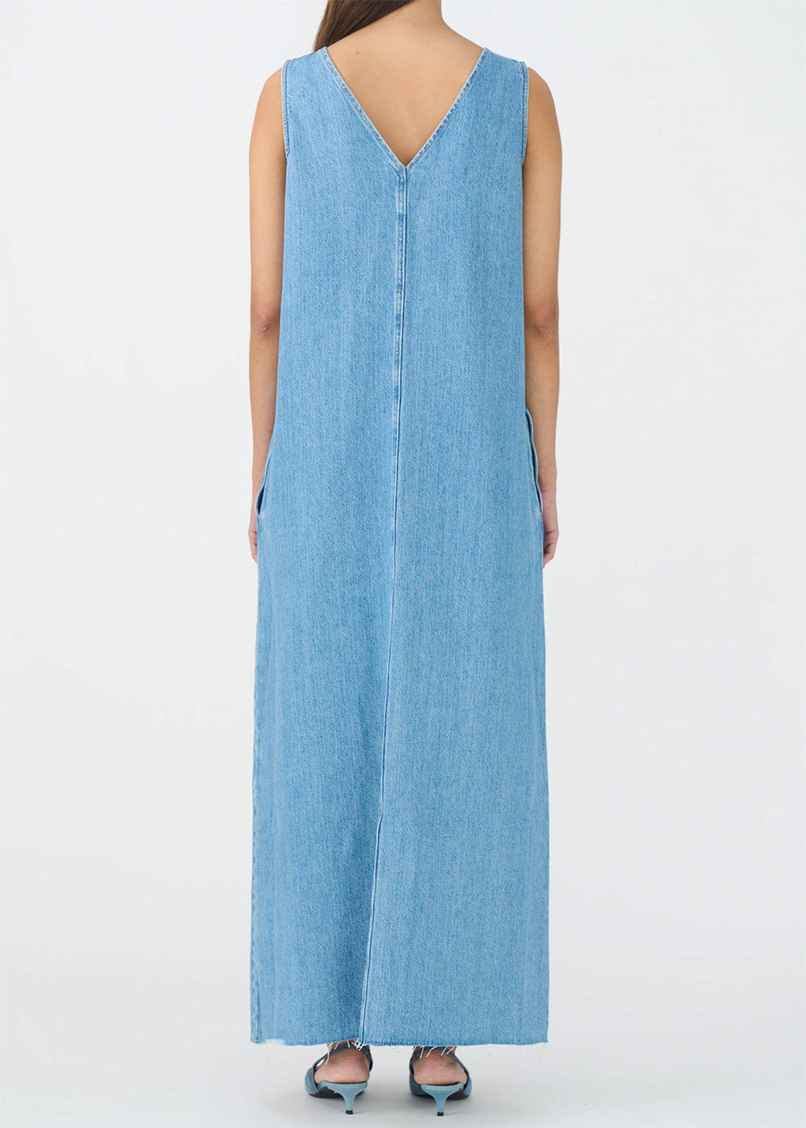 IVY Copenhagen - Dress - IVY-Uta Distressed Maxi Dress - Wash Mid Blue