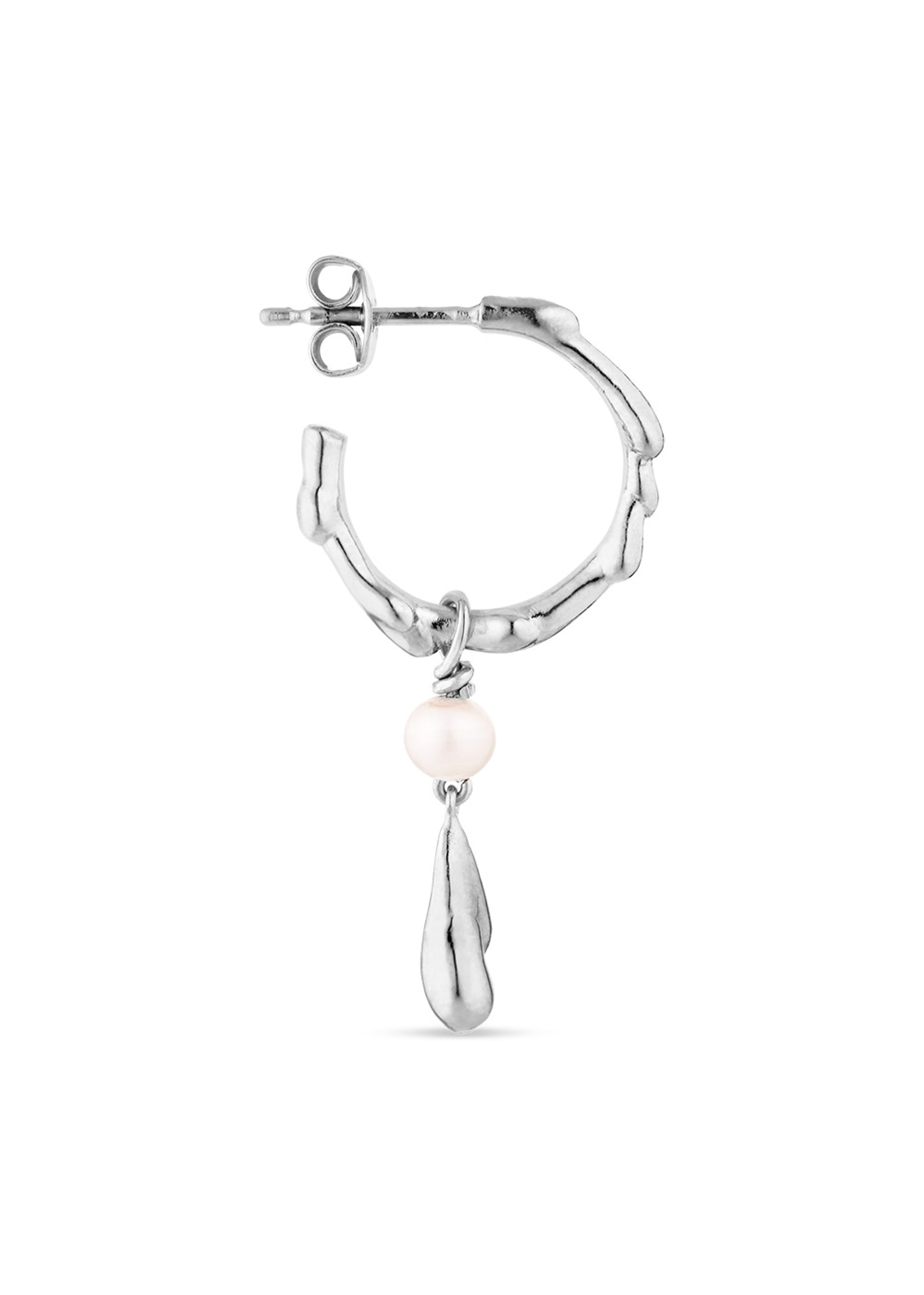 Jane Kønig - Brinco - Drippy Hoop with Pearl Drop - Silver