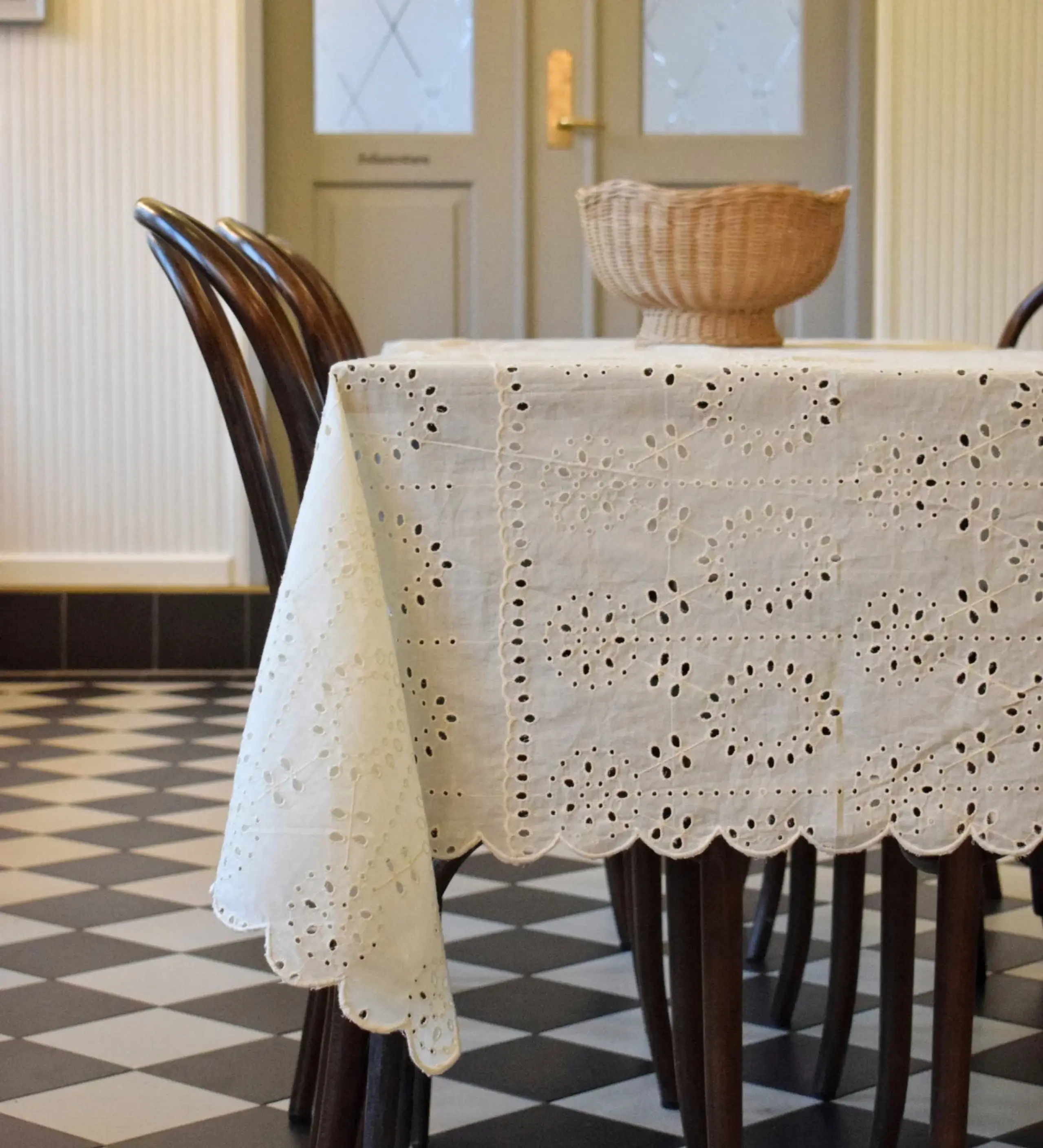 Jou Quilts - Tablecloth - Embroidery anglaise table cloth - Creme 140x280