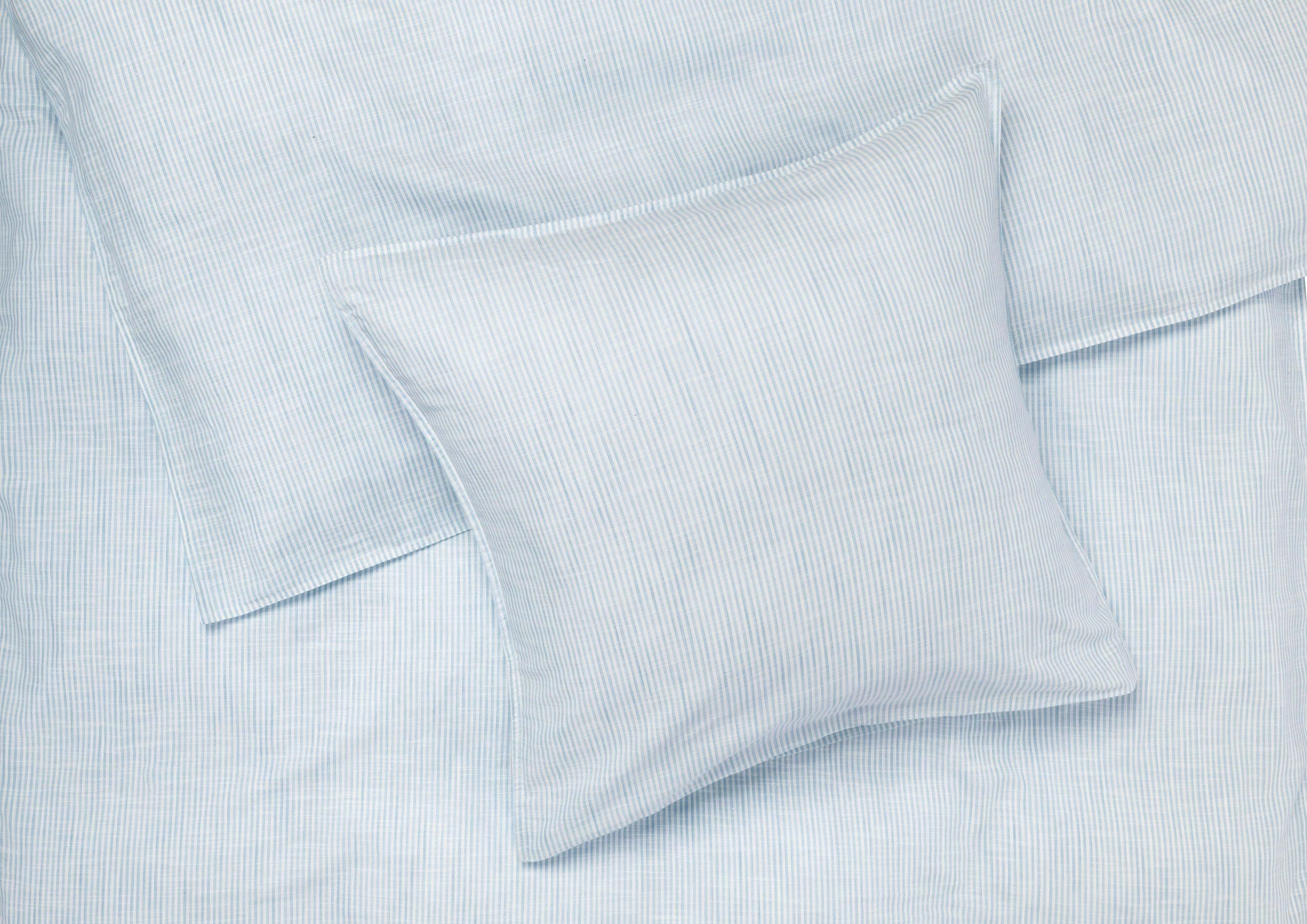 JUNA - Bed Sheet - Monochrome Lines - Light blue/white