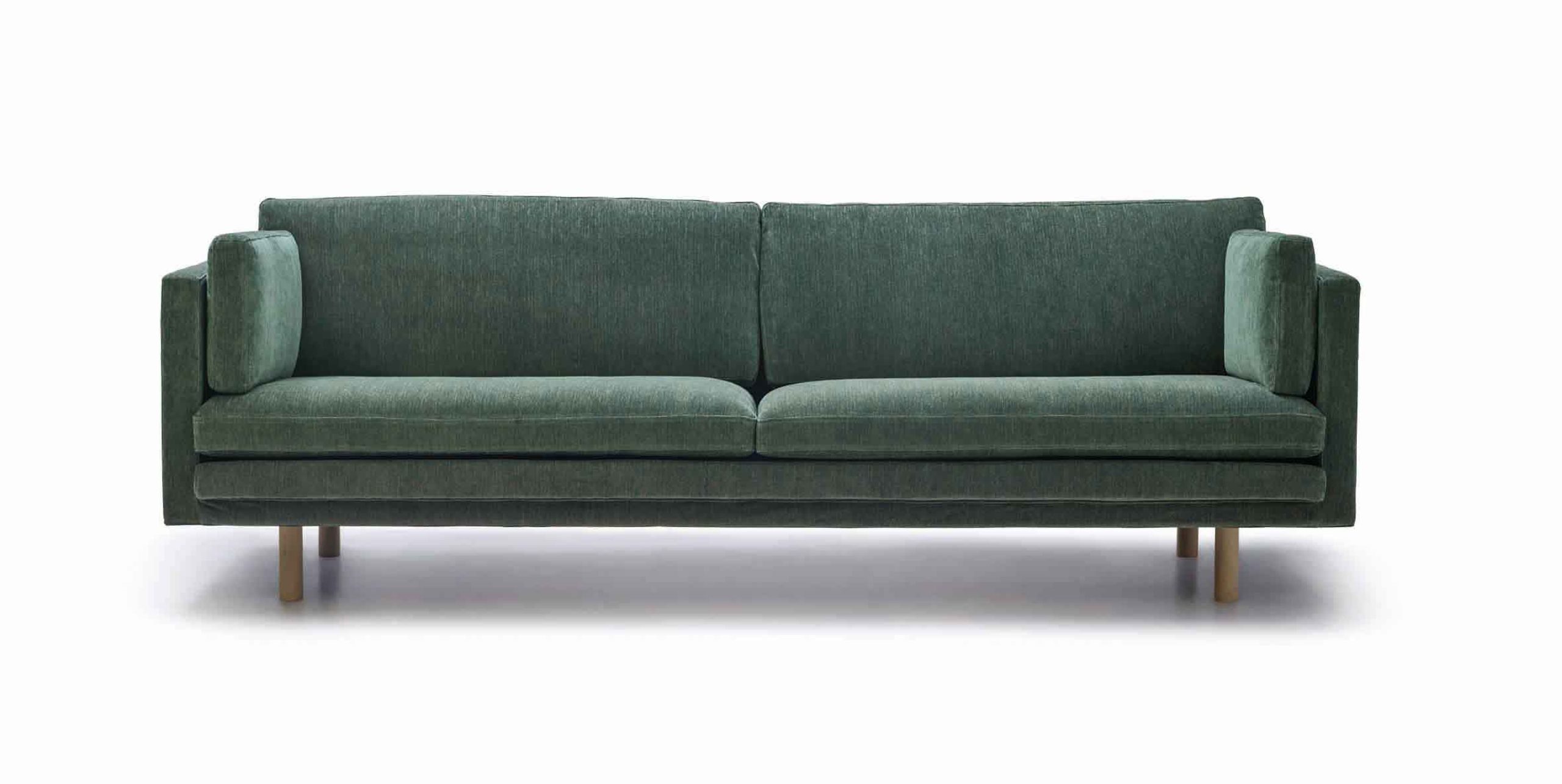 Juul - Canapé 3 personnes - Juul 954 240x83 by Jens Juul Eilersen - Tobacco 09 / Oiled Oak Legs - incl. 2 cushions