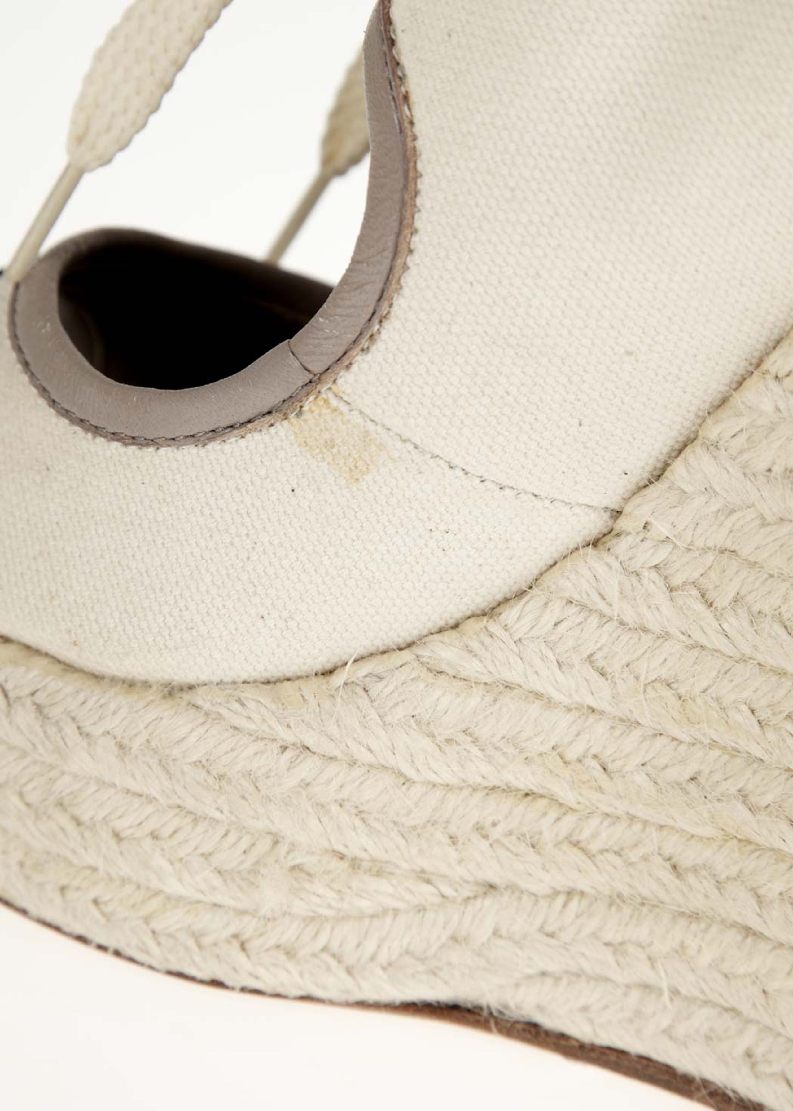 293921 Wedges Offwhite