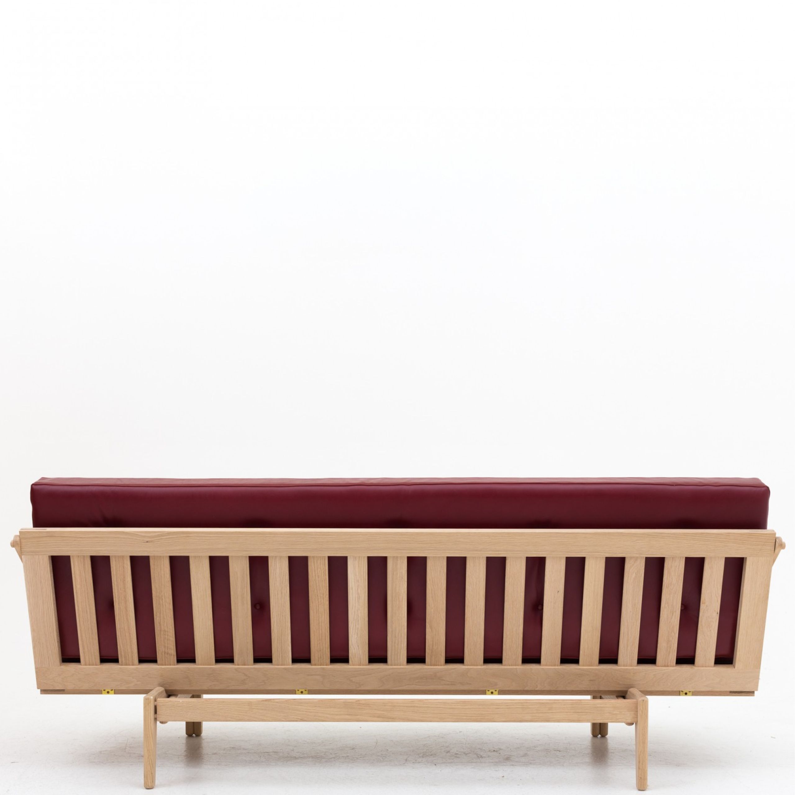 Klassik Studio - Daybed - PV Daybed - Olieret eg - Indian Red-læder