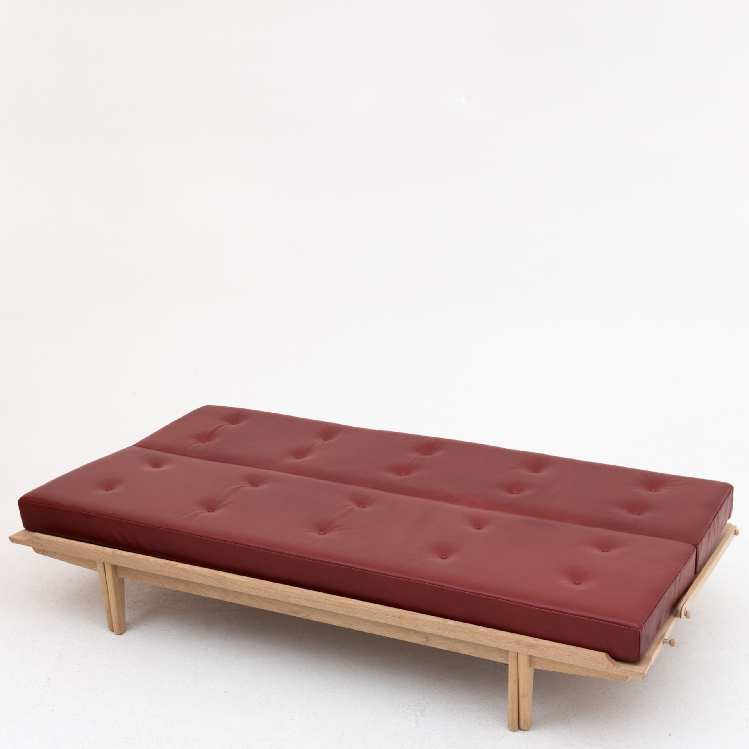 Klassik Studio - Daybed - PV Daybed - Olieret eg - Indian Red-læder