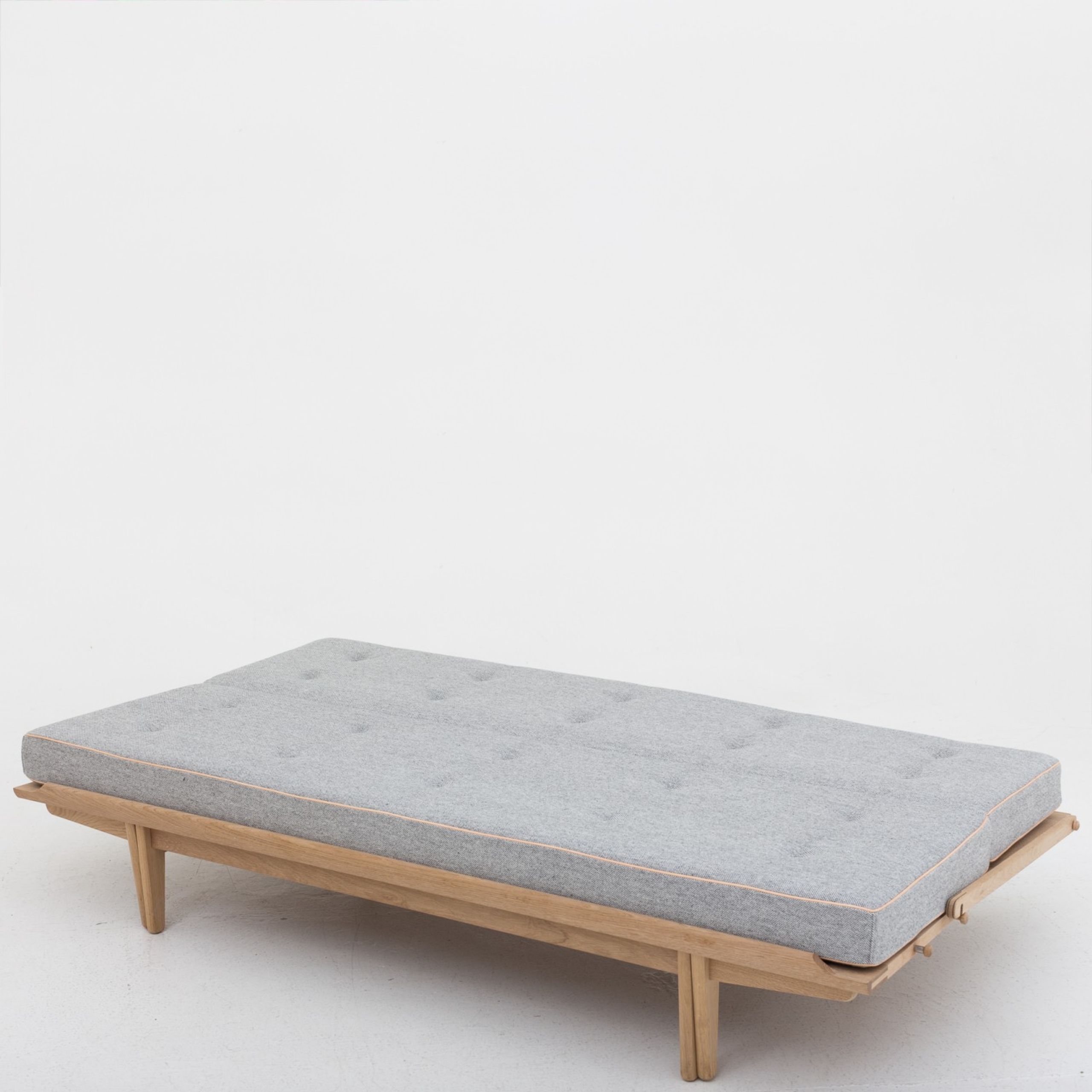 Klassik Studio - Daybed - PV Daybed - Olieret eg - Lyst Hallingdal 65-uld