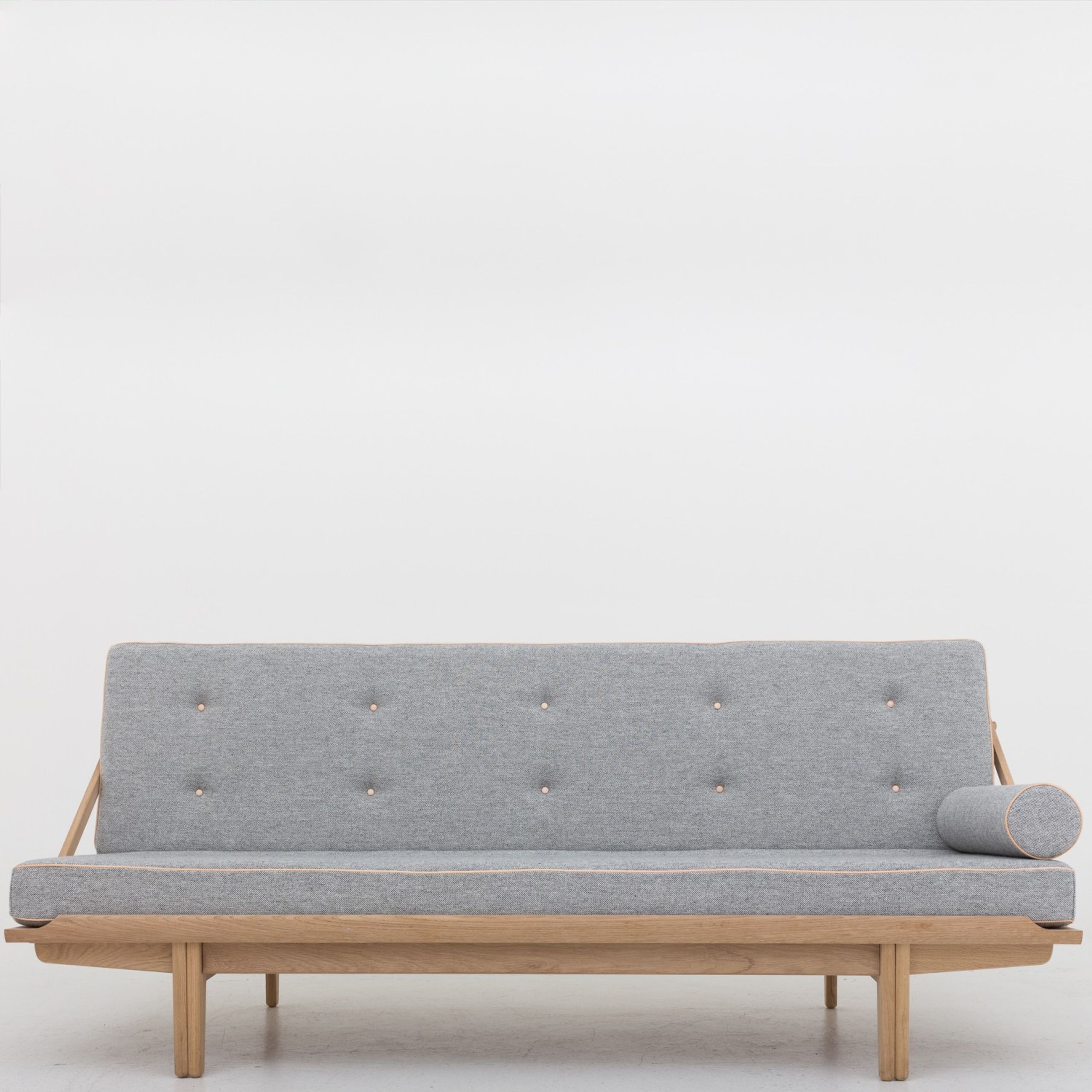 Klassik Studio - Daybed - PV Daybed - Olieret eg - Lyst Hallingdal 65-uld