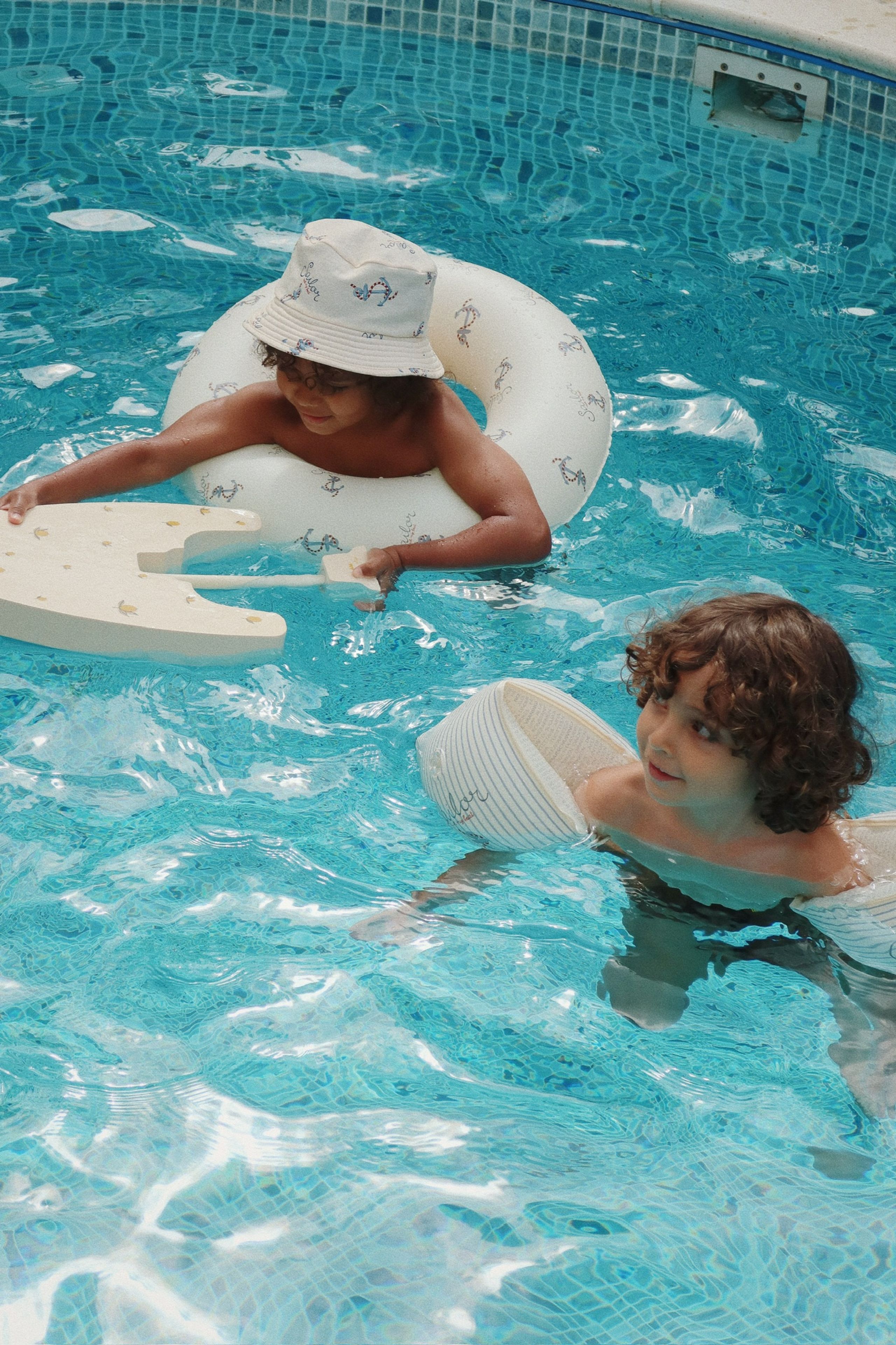 Konges Sløjd - Leksaker för badkar - Float Board Blaster - LEMON