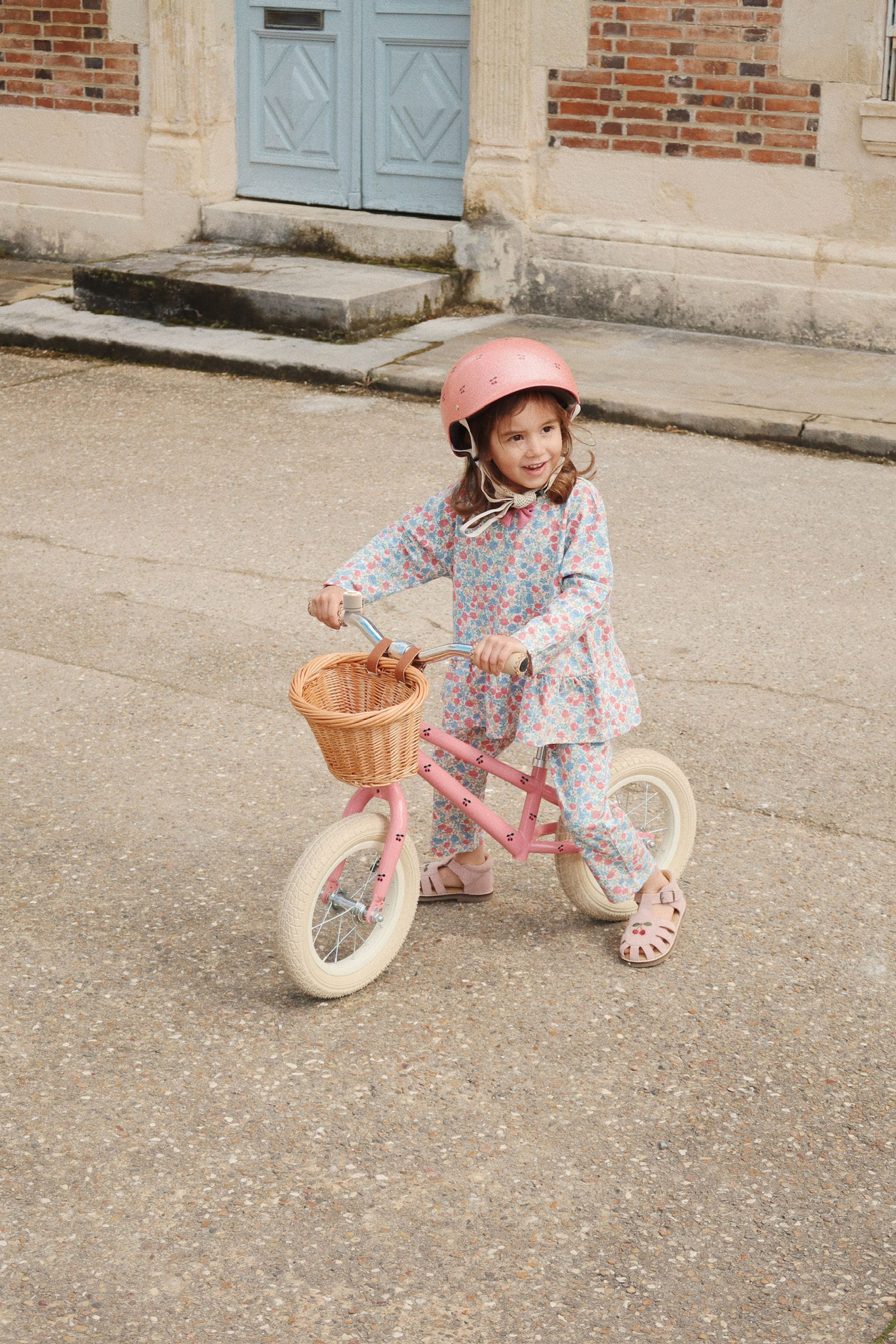 Konges Sløjd - Dětská cyklistická přilba - AIKO BICYCLE HELMET - CHERRY GLITTER