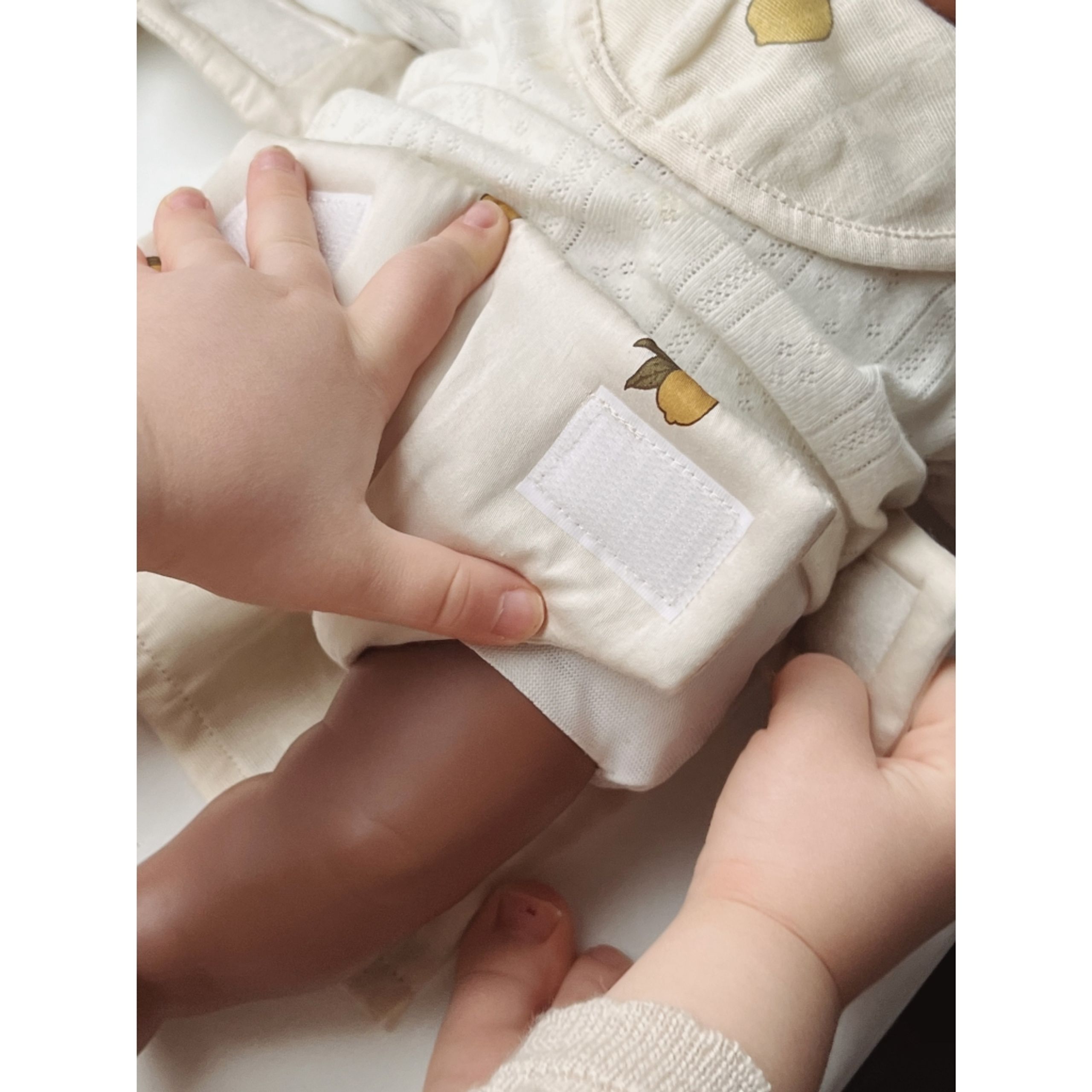 Konges Sløjd - Spielzeug - DOLL NURSERY SET - LEMON