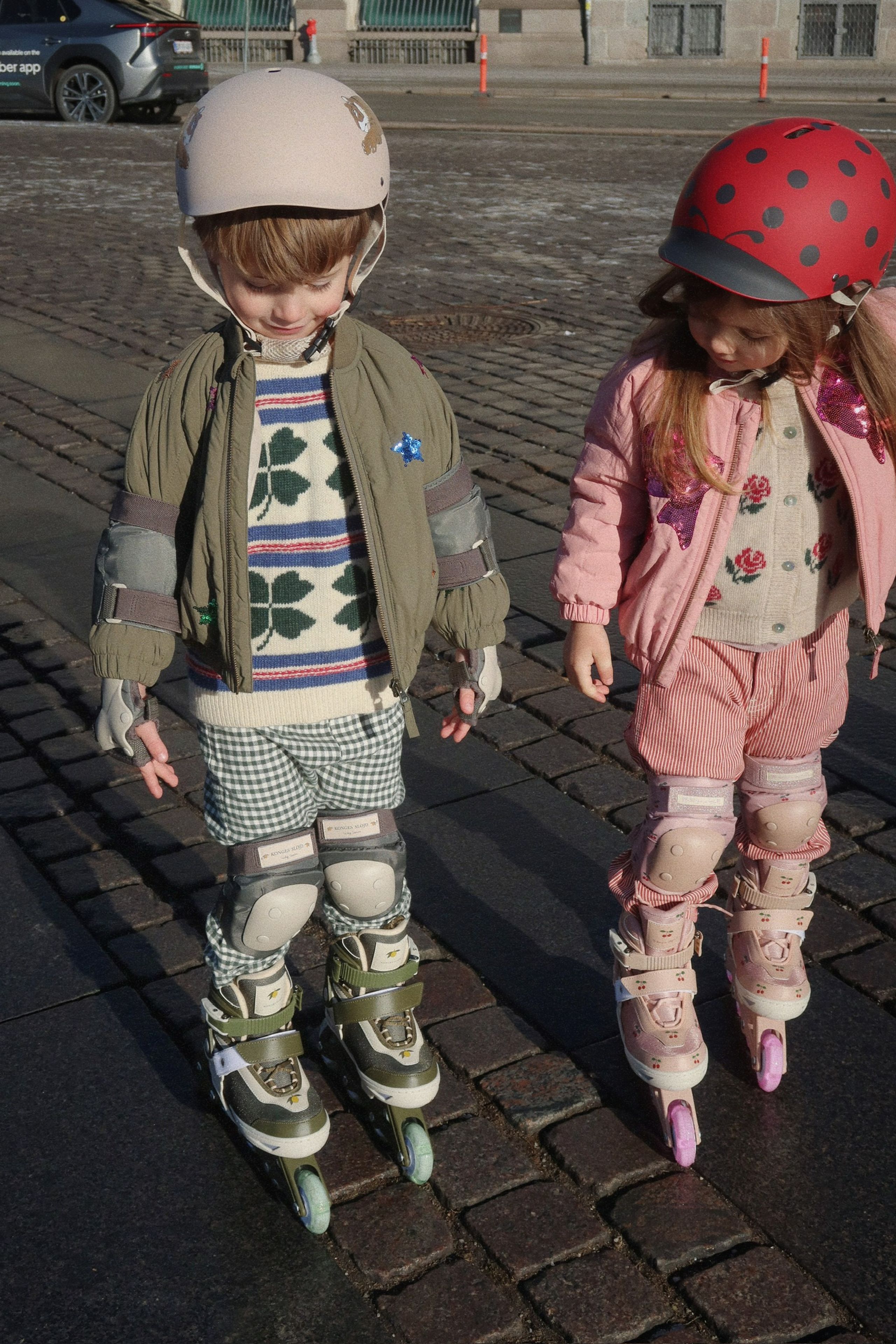 Konges Sløjd - Zabawki - Light Up Roller Skates - CHERRY BLUSH