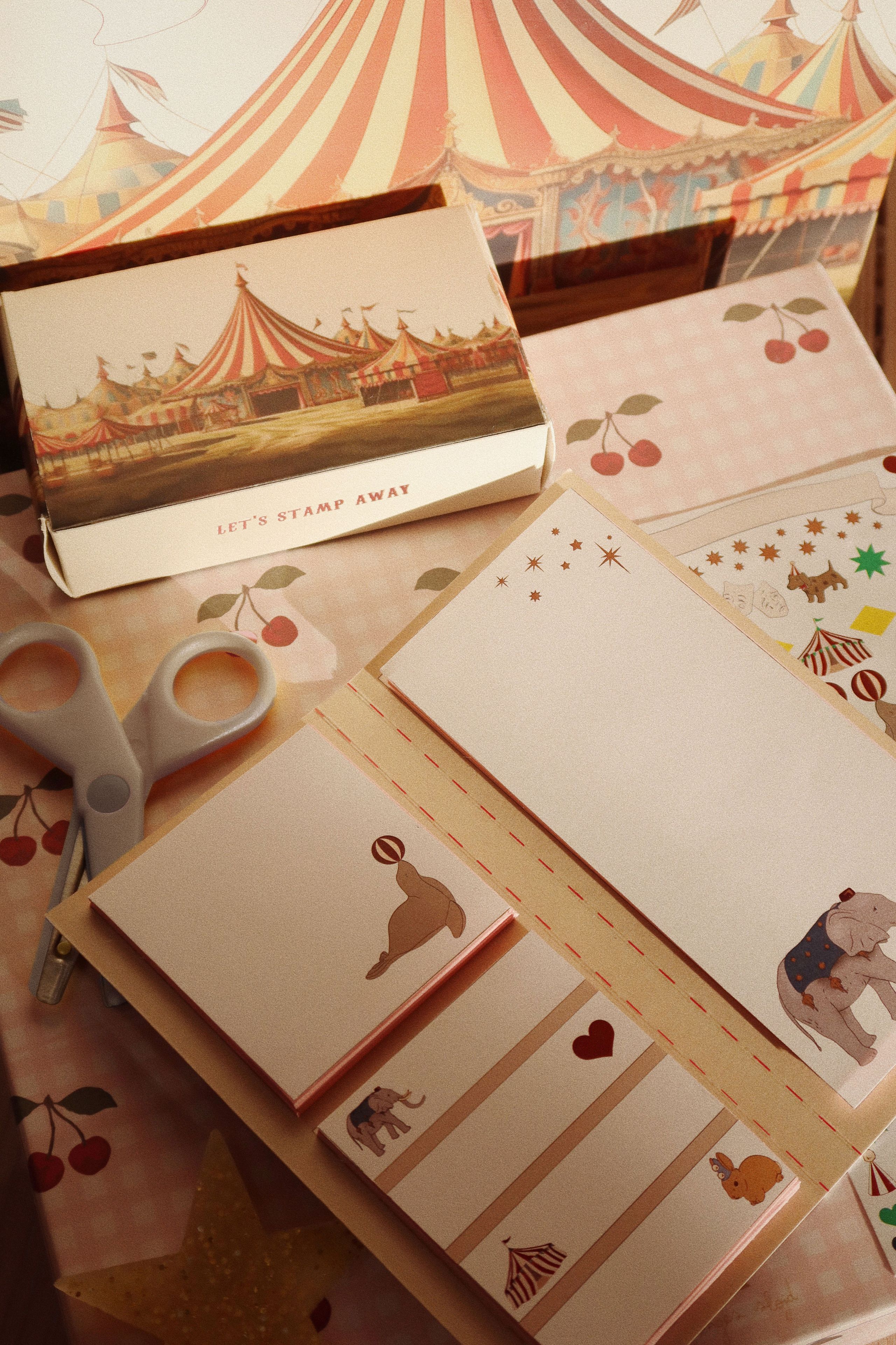 Konges Sløjd - Spielzeug - Stationery Set - CIRCUS