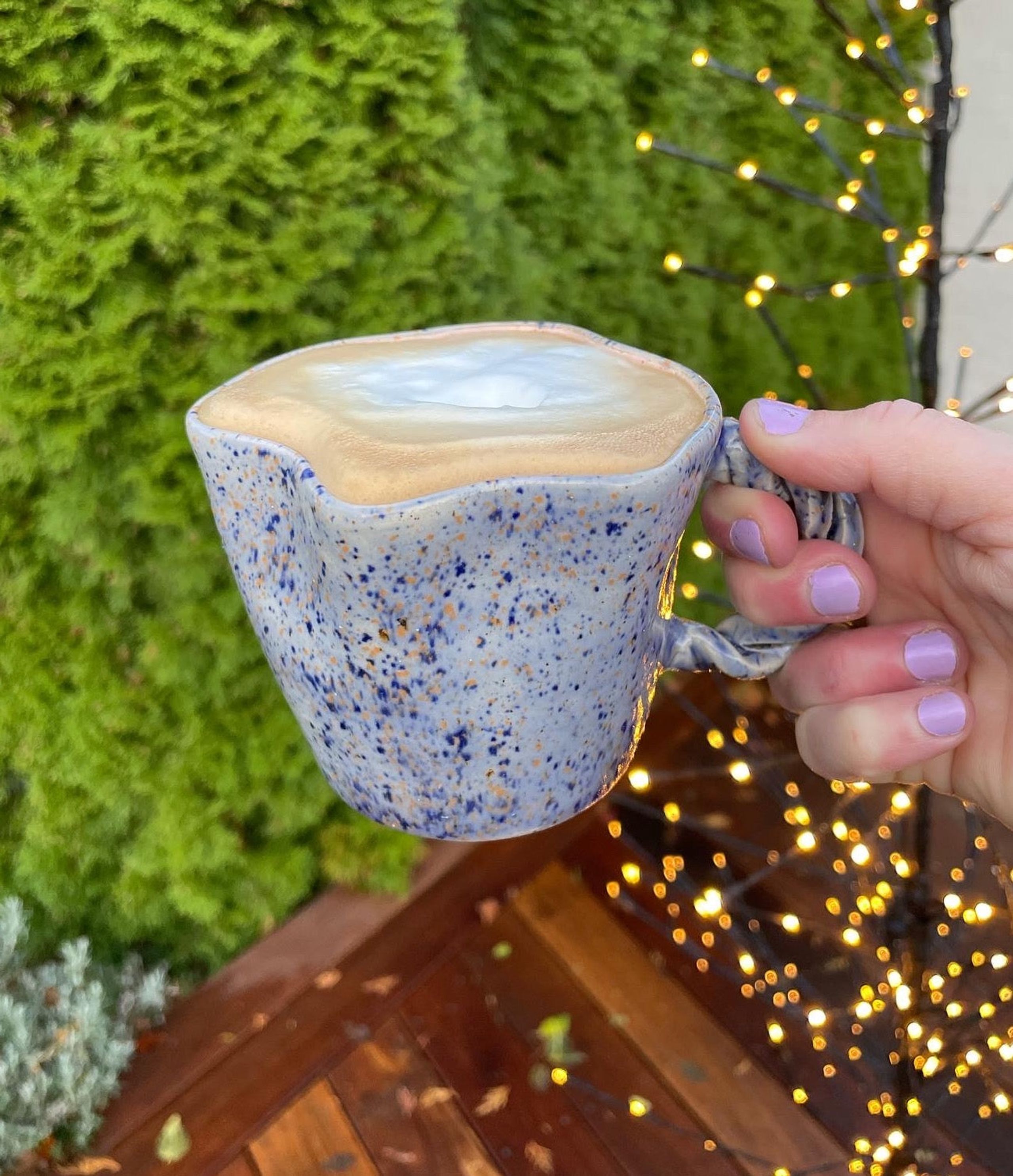 KRAKI Ceramics - Cup - Snurrekop - Irisblomst