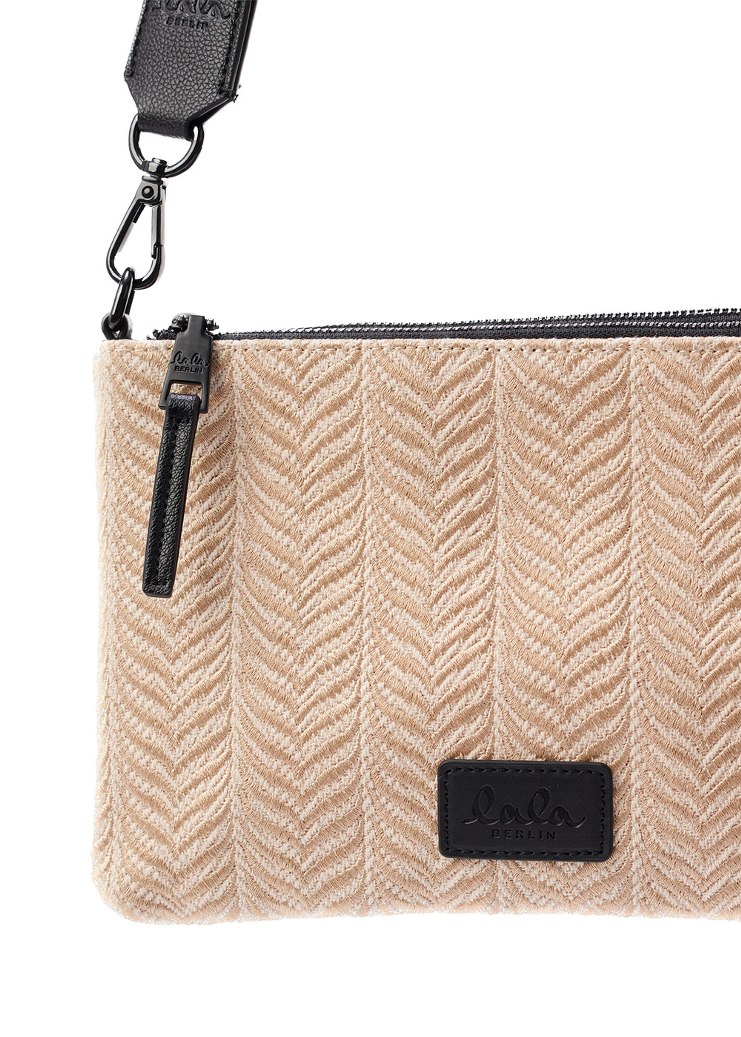 LALA Berlin - - Crossbody Pouch Marte - chevron creme brulee