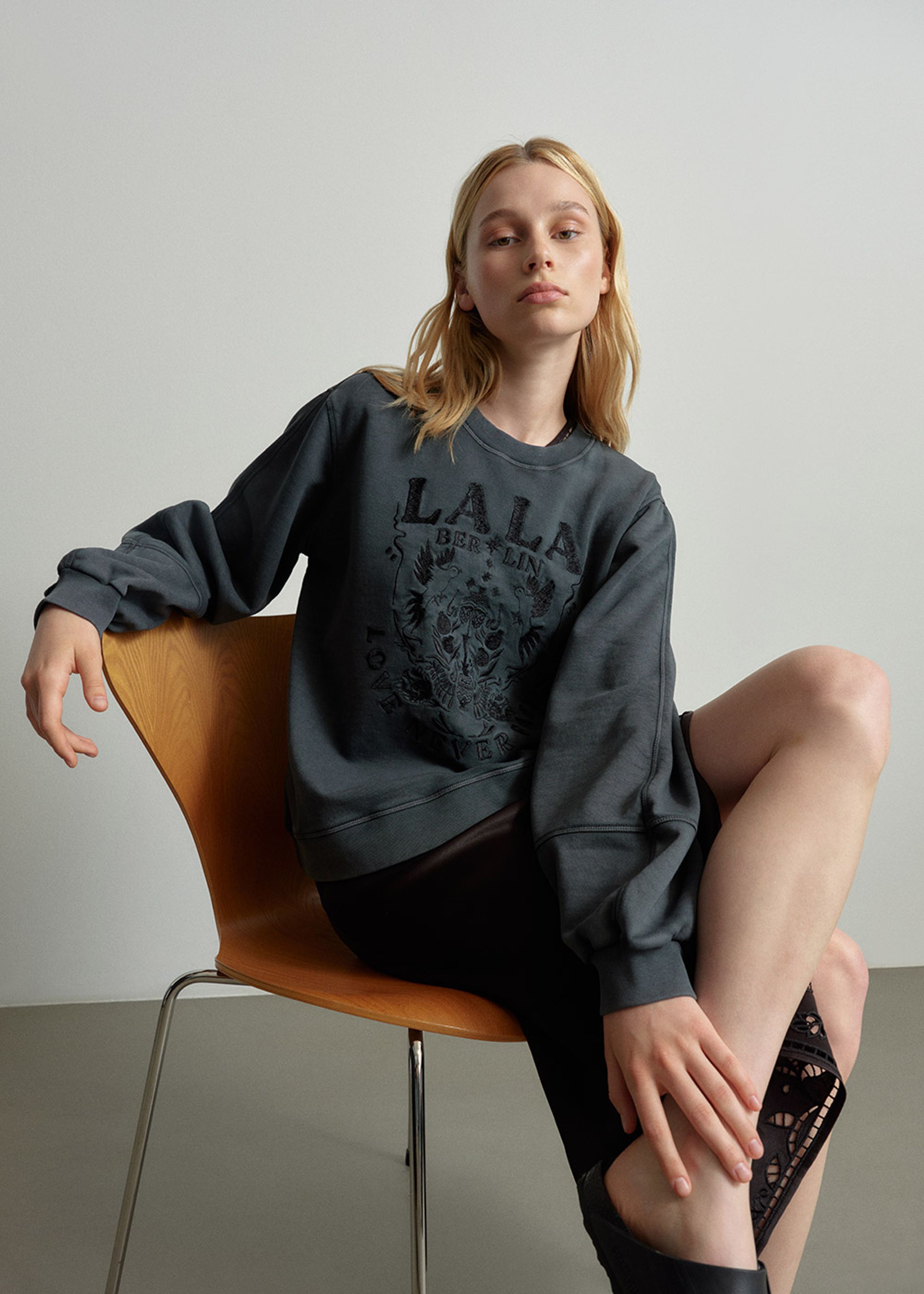 LALA Berlin - Sweatshirt - Ipali - love never fails black