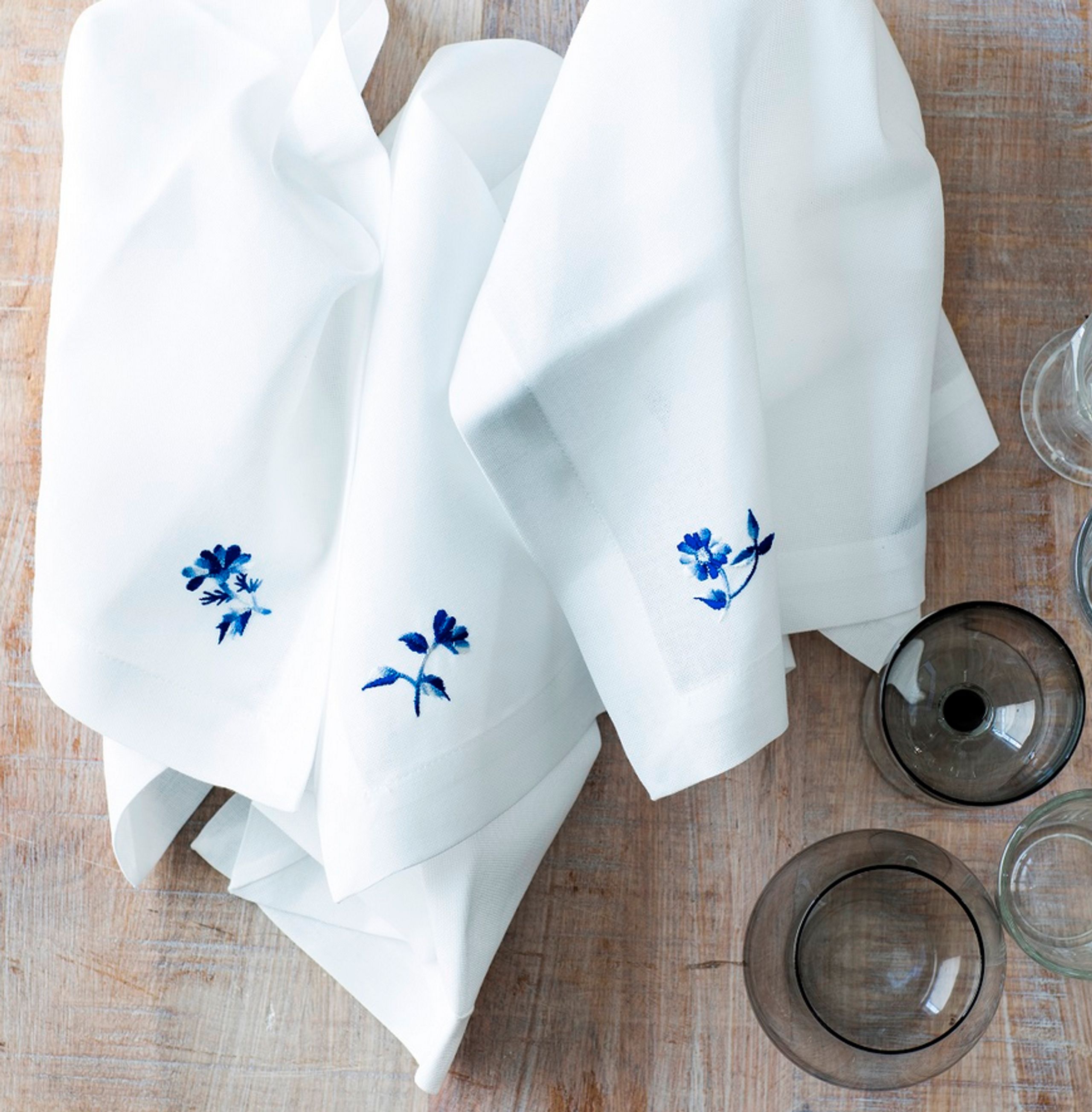 Langkilde & Søn - Cloth napkins - 6 servietter med blomster - White/Blue