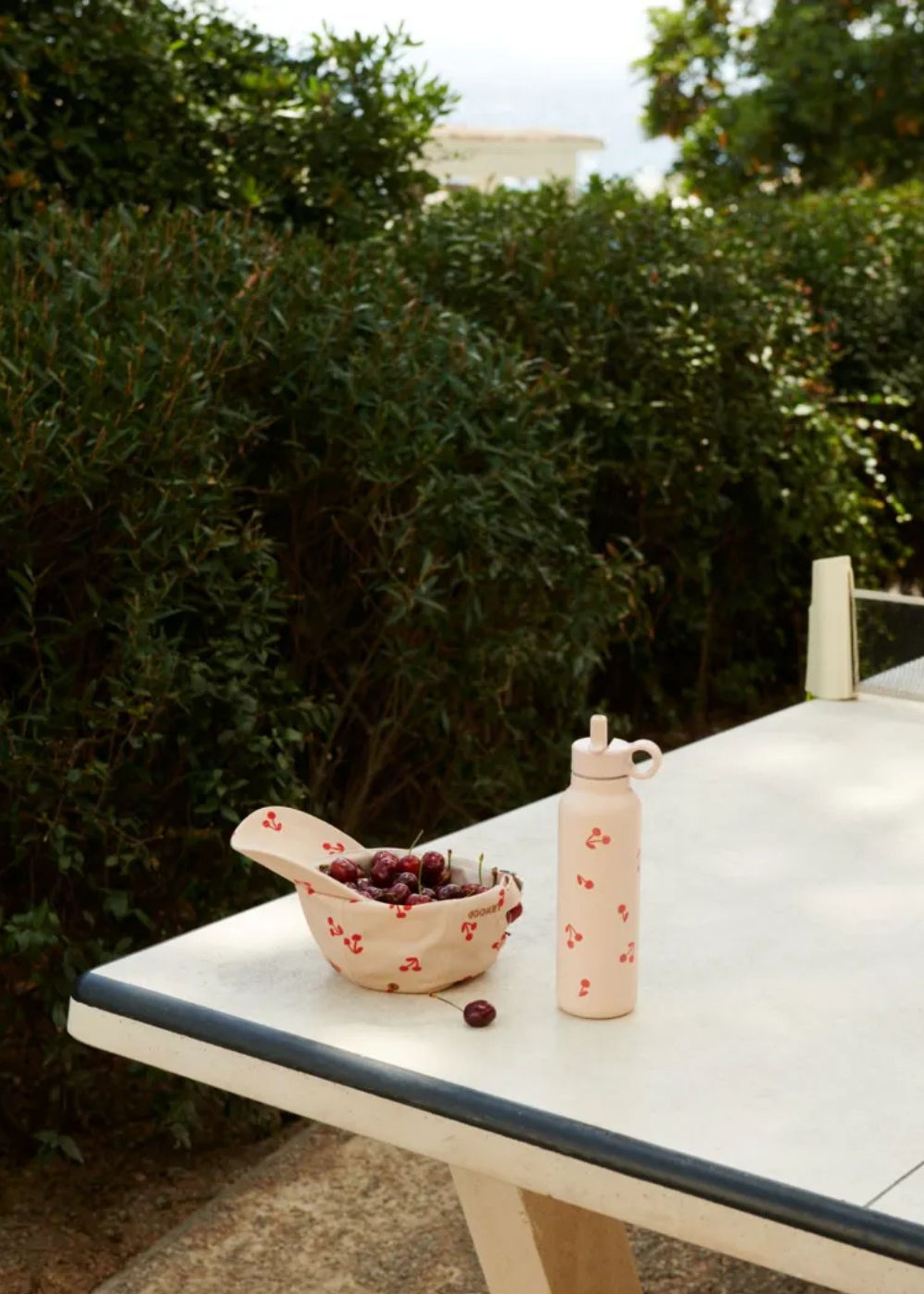 LIEWOOD - Children's drinking bottle - Falk Water Bottle - 500 ml - Cherries / Apple Blossom