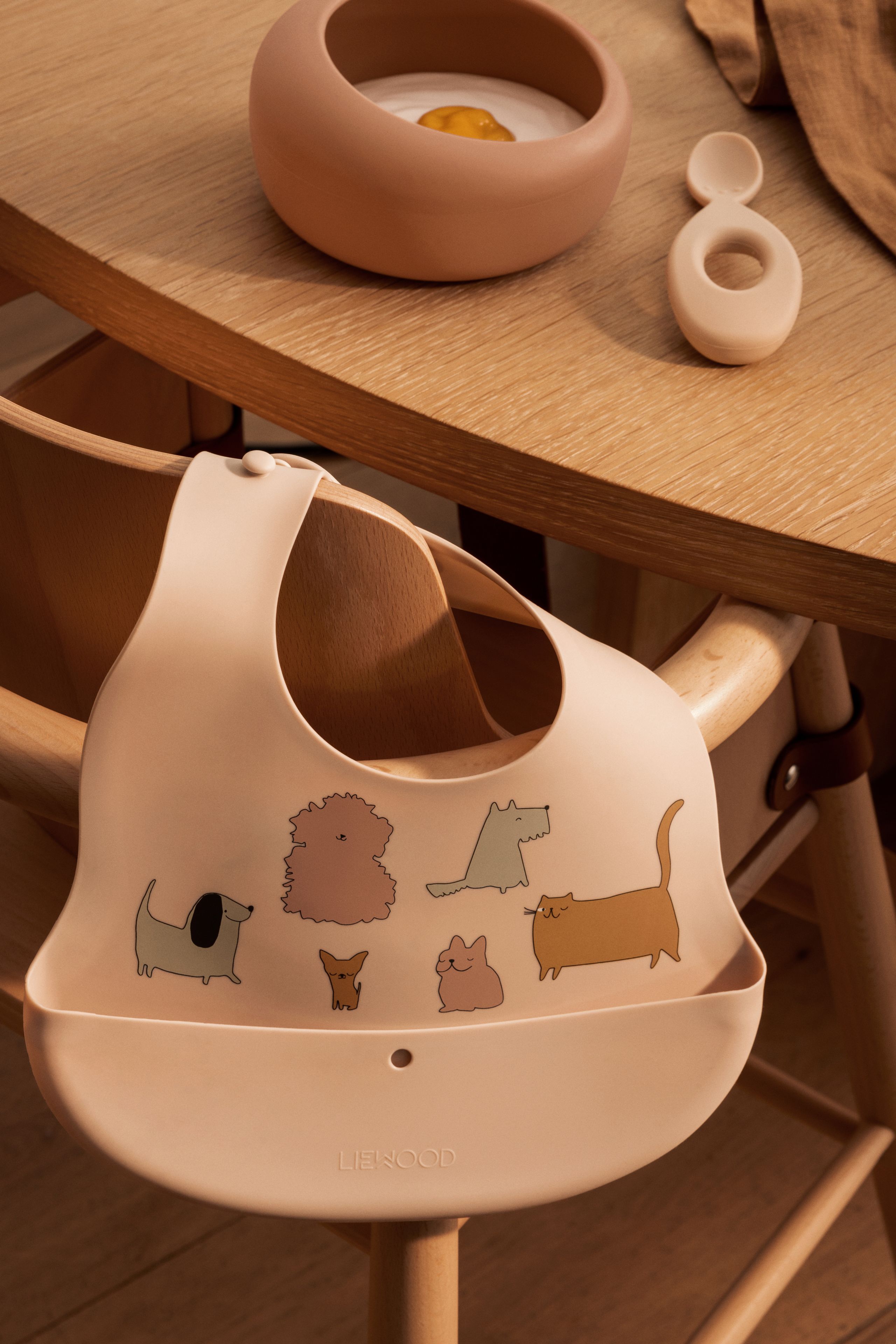 LIEWOOD - Børneskål - Sparia Bowl With Spoon - Tuscany Rose / Apple Blossom