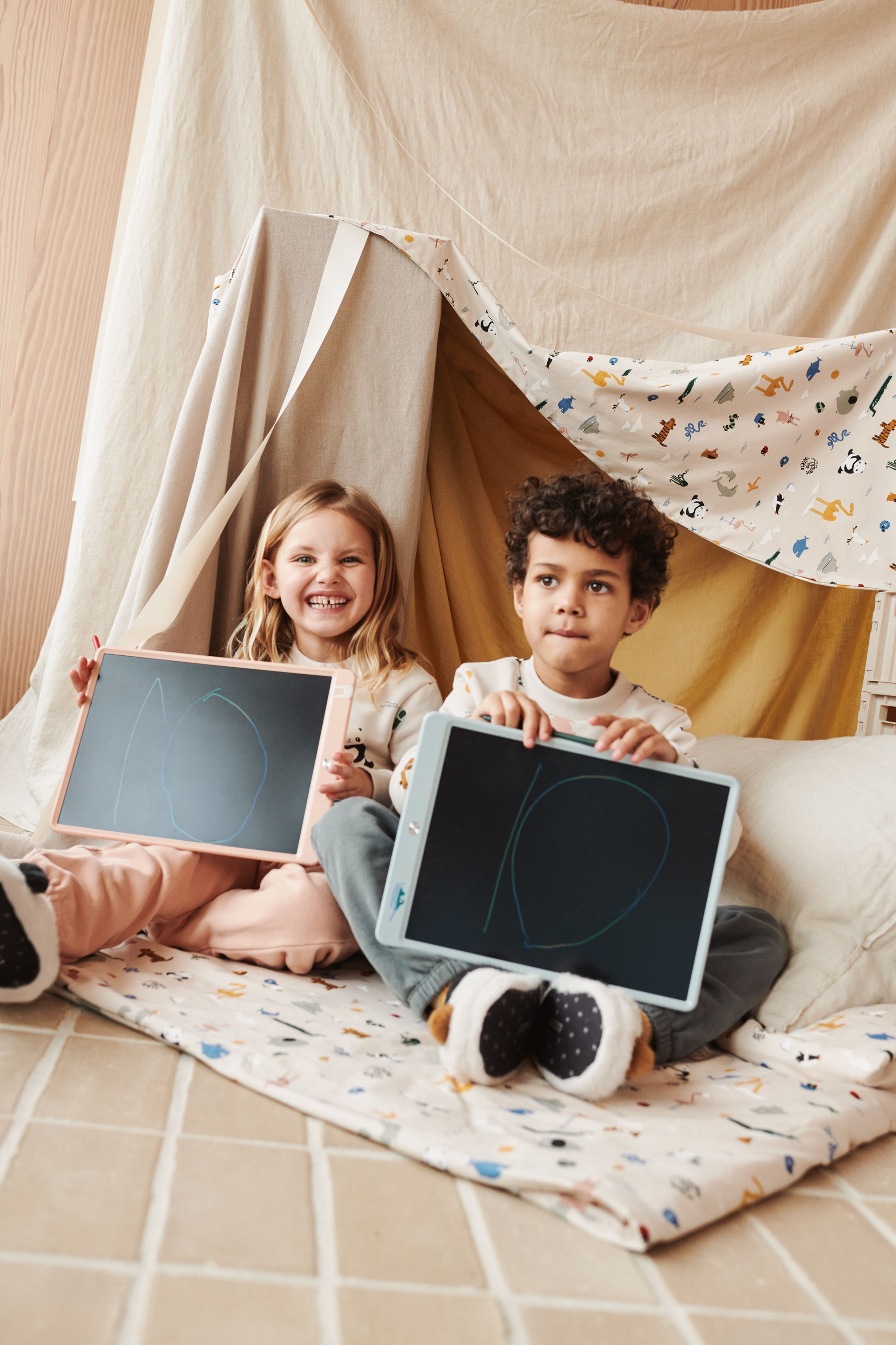 LIEWOOD - Zabawki - Zora Magic Drawing Board 13,5 Inches - Rabbit / Pale tuscany