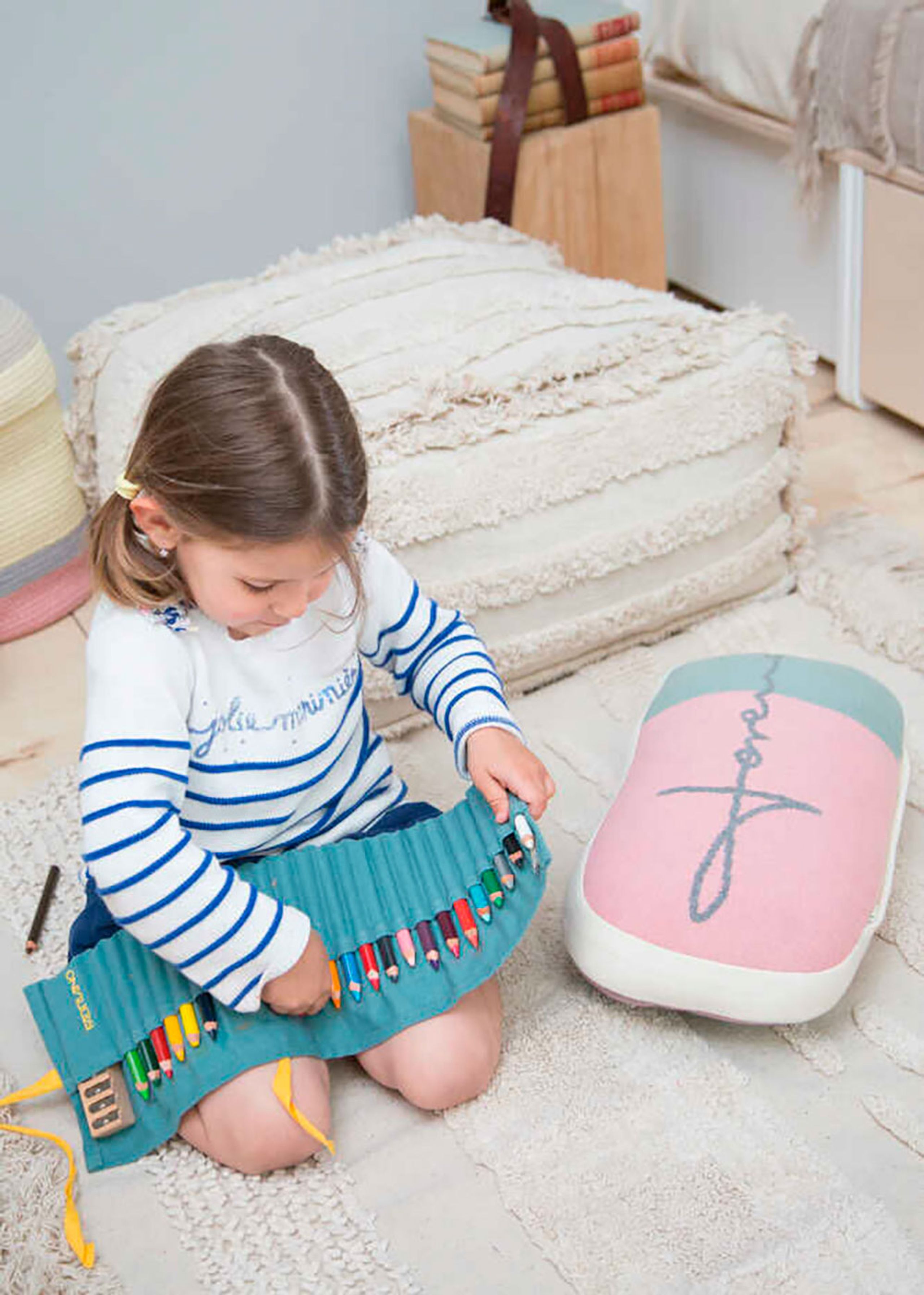 Lorena Canals - Children's pillow - Knitted Cushion - Eraser