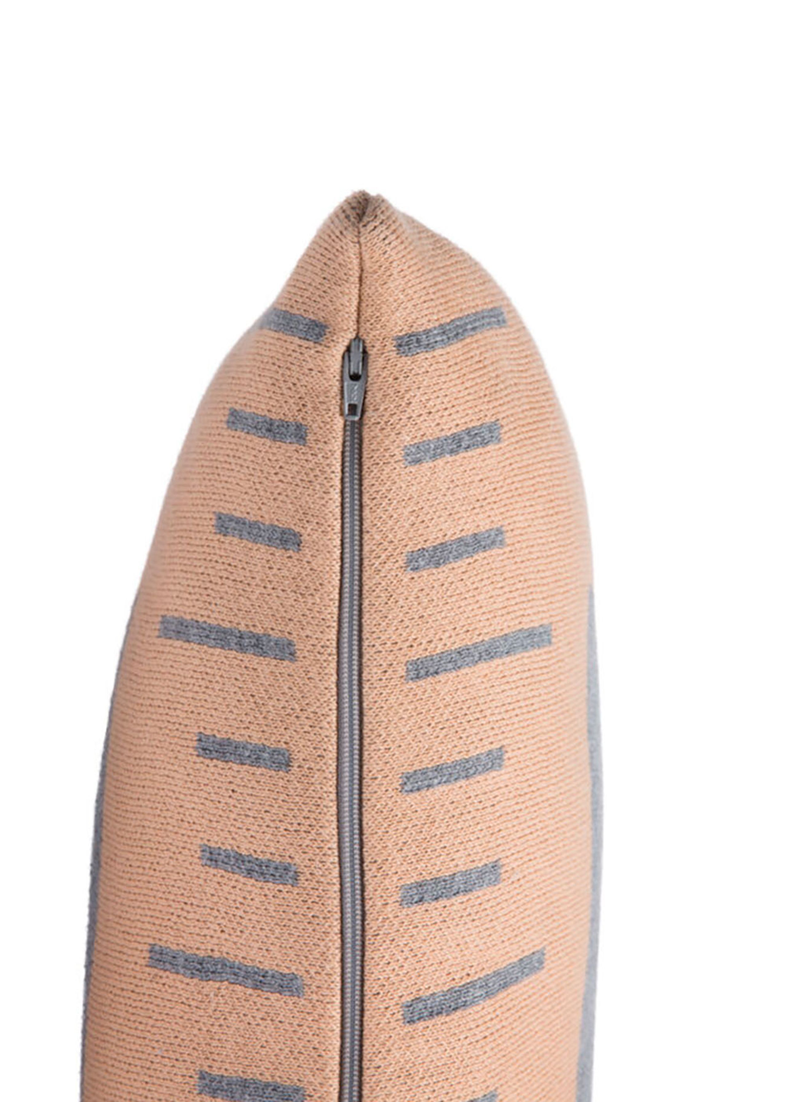 Lorena Canals - Travesseiro para crianças - Knitted Cushion - Ruler