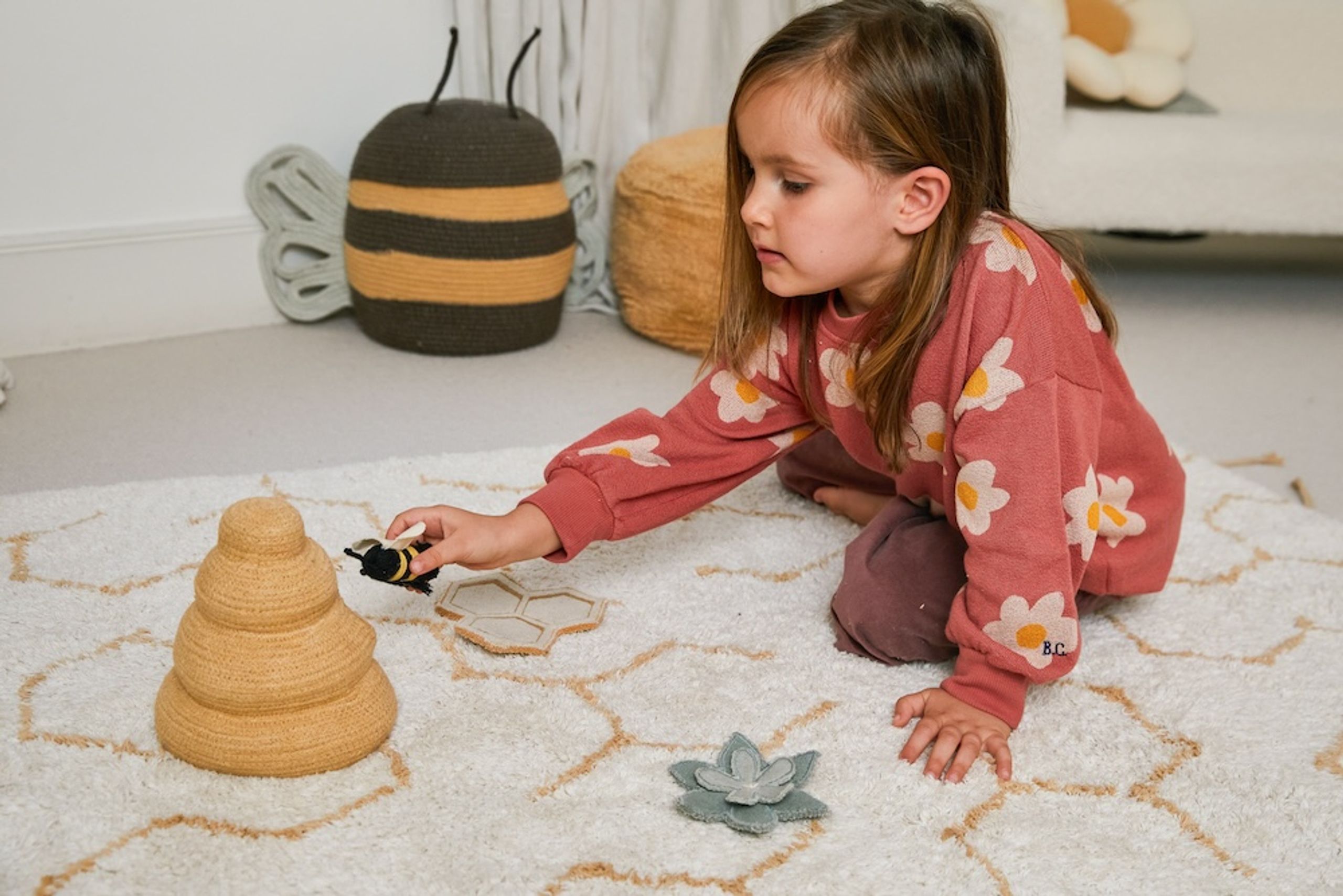 Lorena Canals - Kinder-Decke - Play rug Pollination - Ivory / light honey / blue sage / black