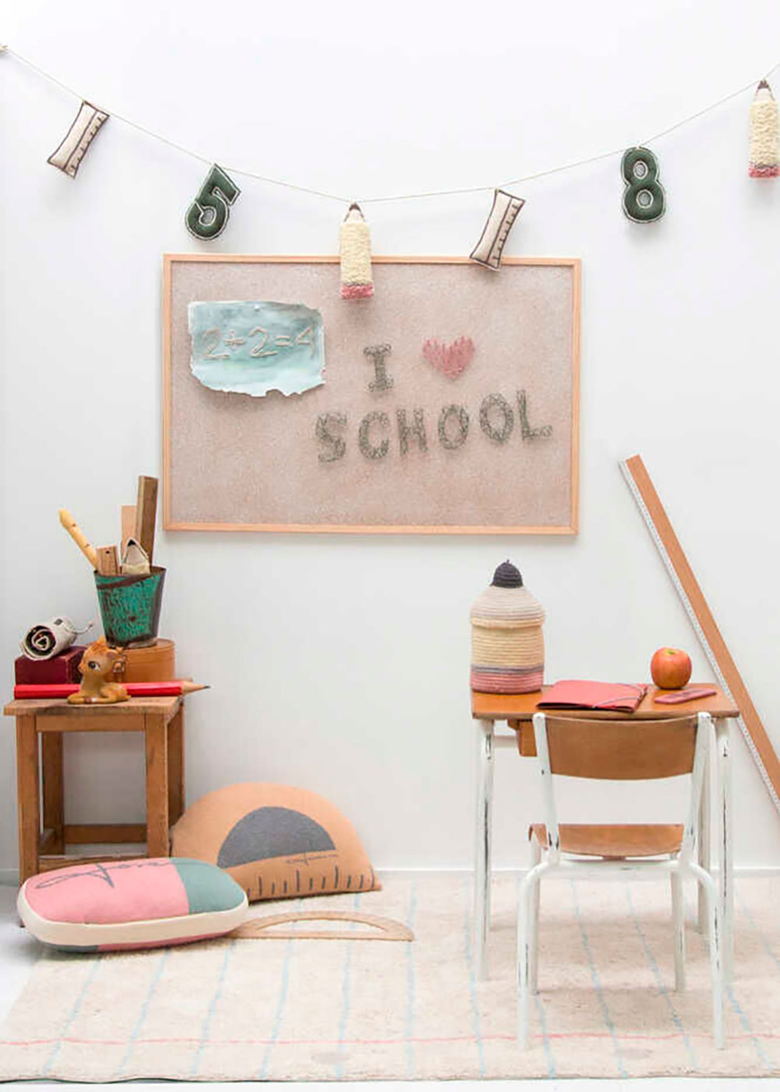 Lorena Canals - Decoración infantil de pared - Garland School - School