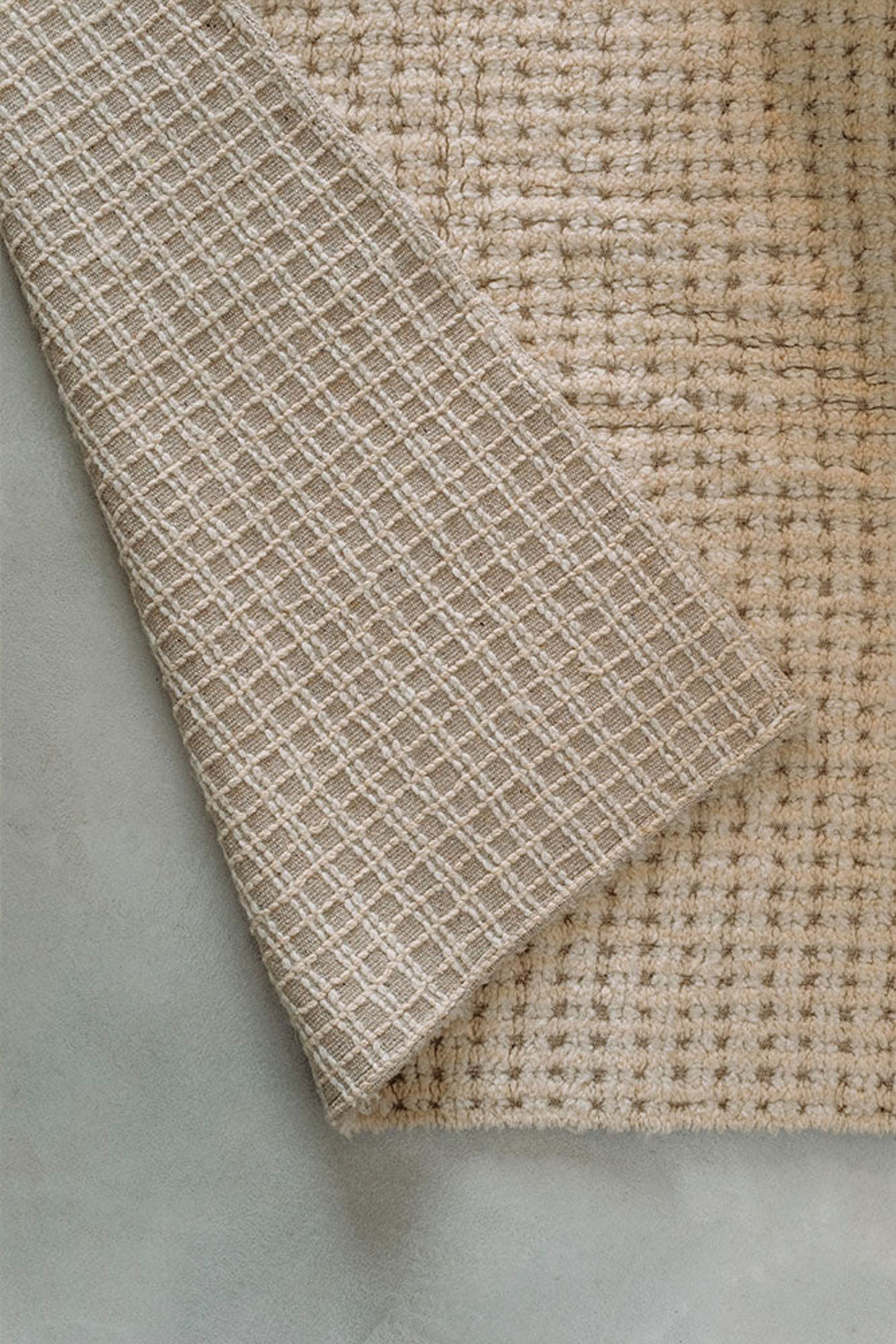 Lorena Canals - Rug - Wool Rug Eden - L -Natural Canvas, Sea Shell