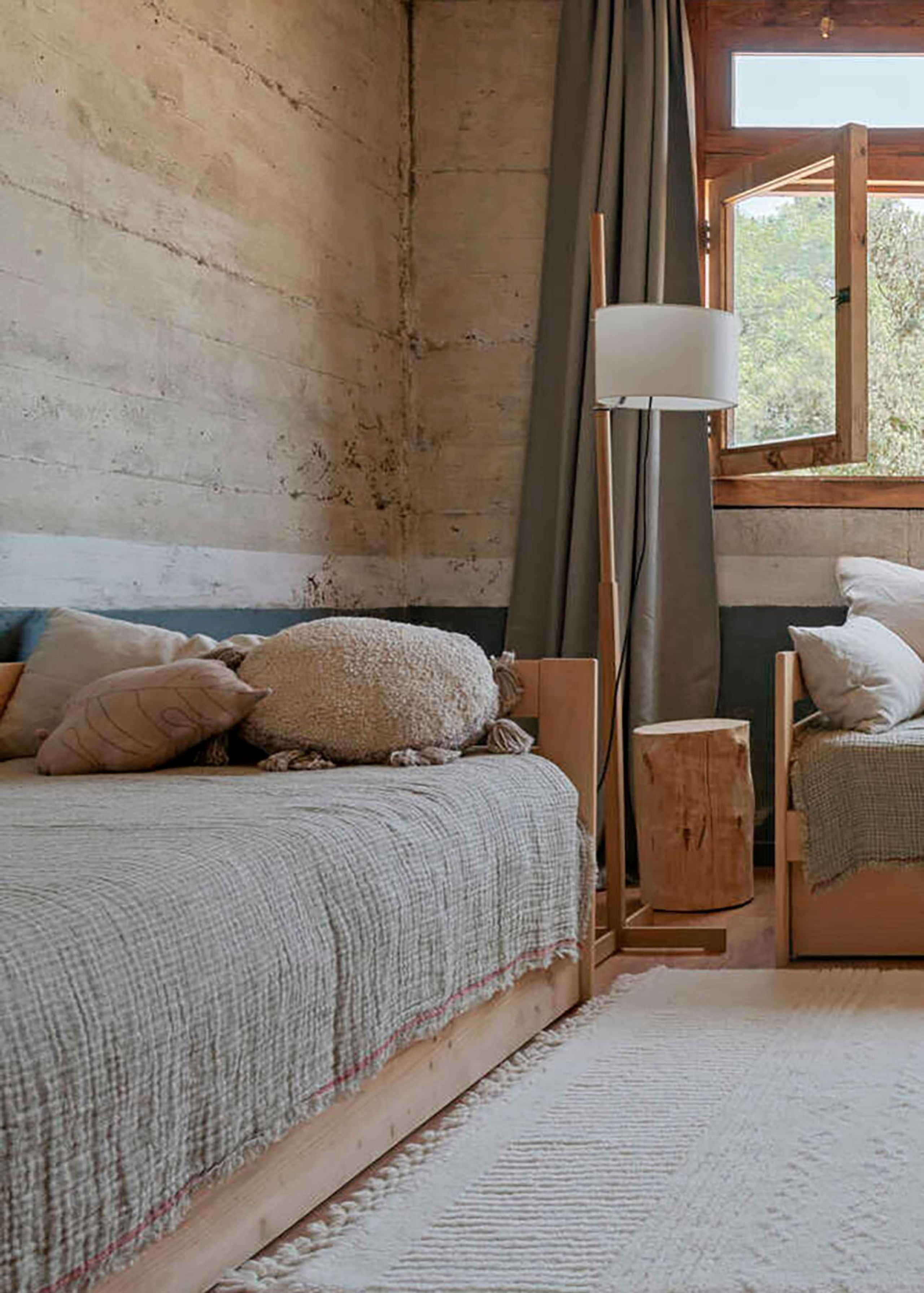 Lorena Canals - Pillow - Knitted Cushion Baby Leaf - Rose Beige