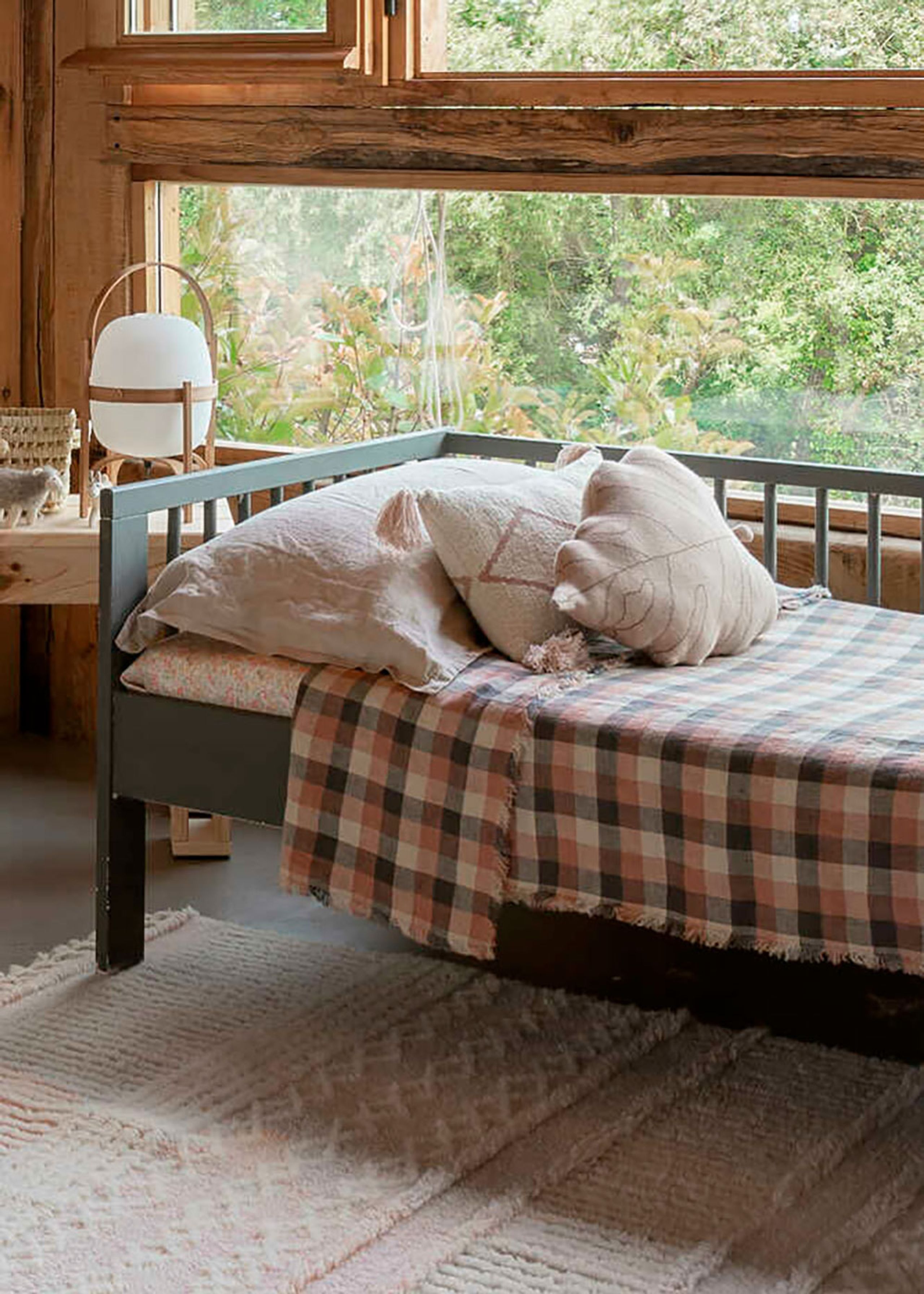 Lorena Canals - Pillow - Knitted Cushion Baby Leaf - Rose Beige