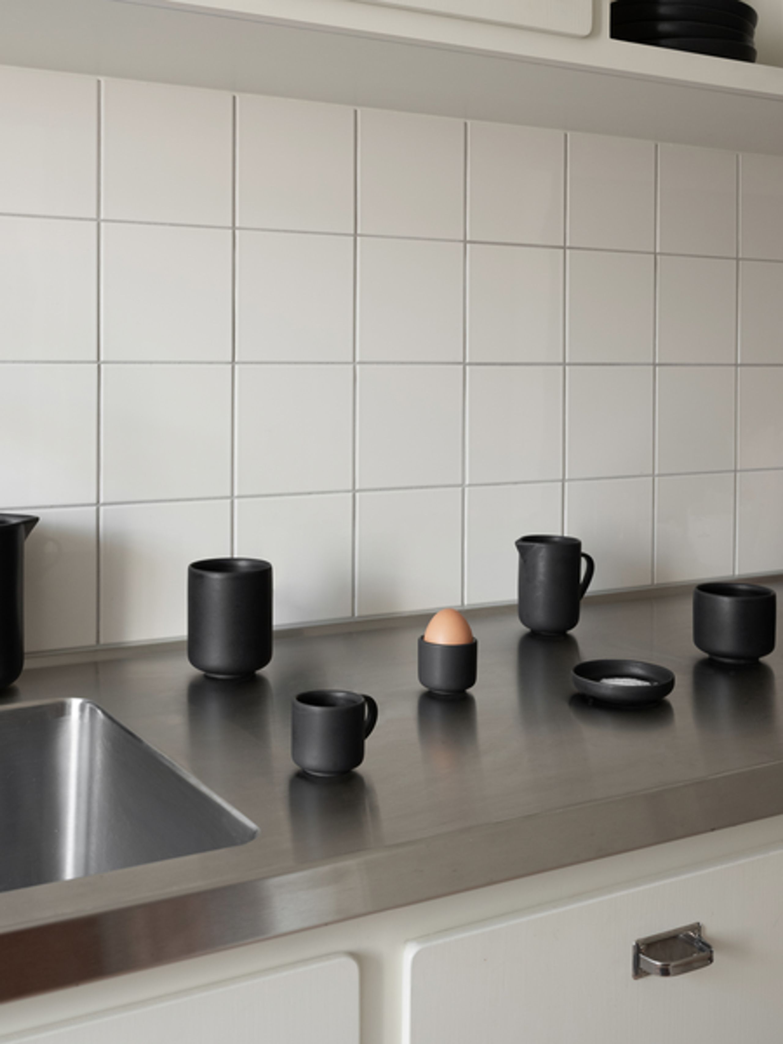 Louise Roe - Cup - Ceramic PISU - #15 Pitcher Ink Black