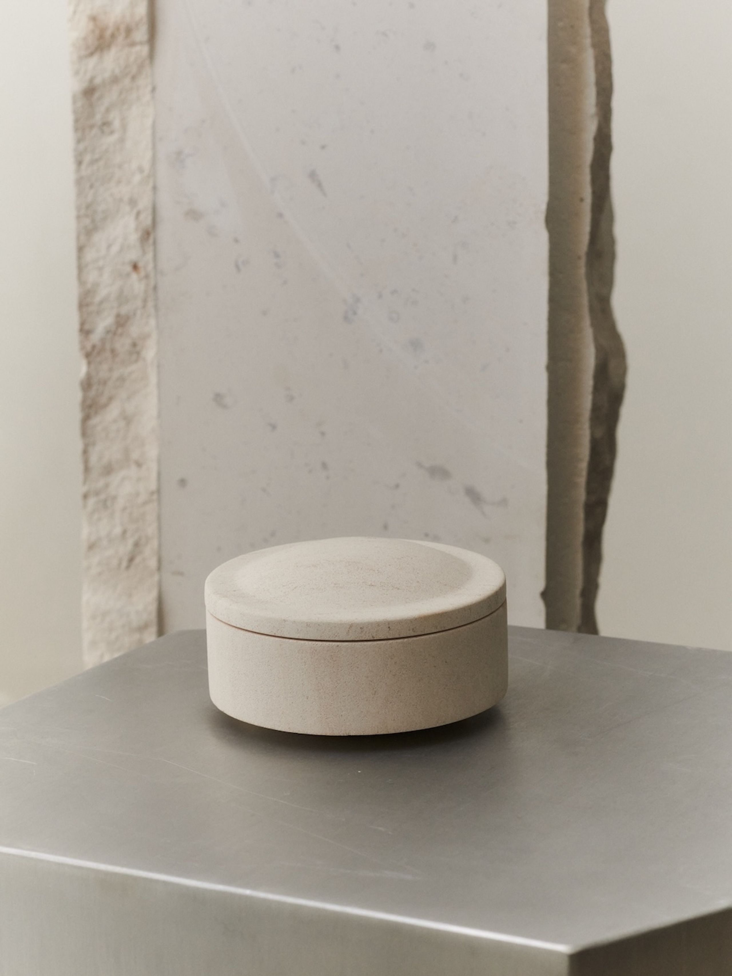 Louise Roe - Storage boxes - Gallery Object Jar - 07 Limestone