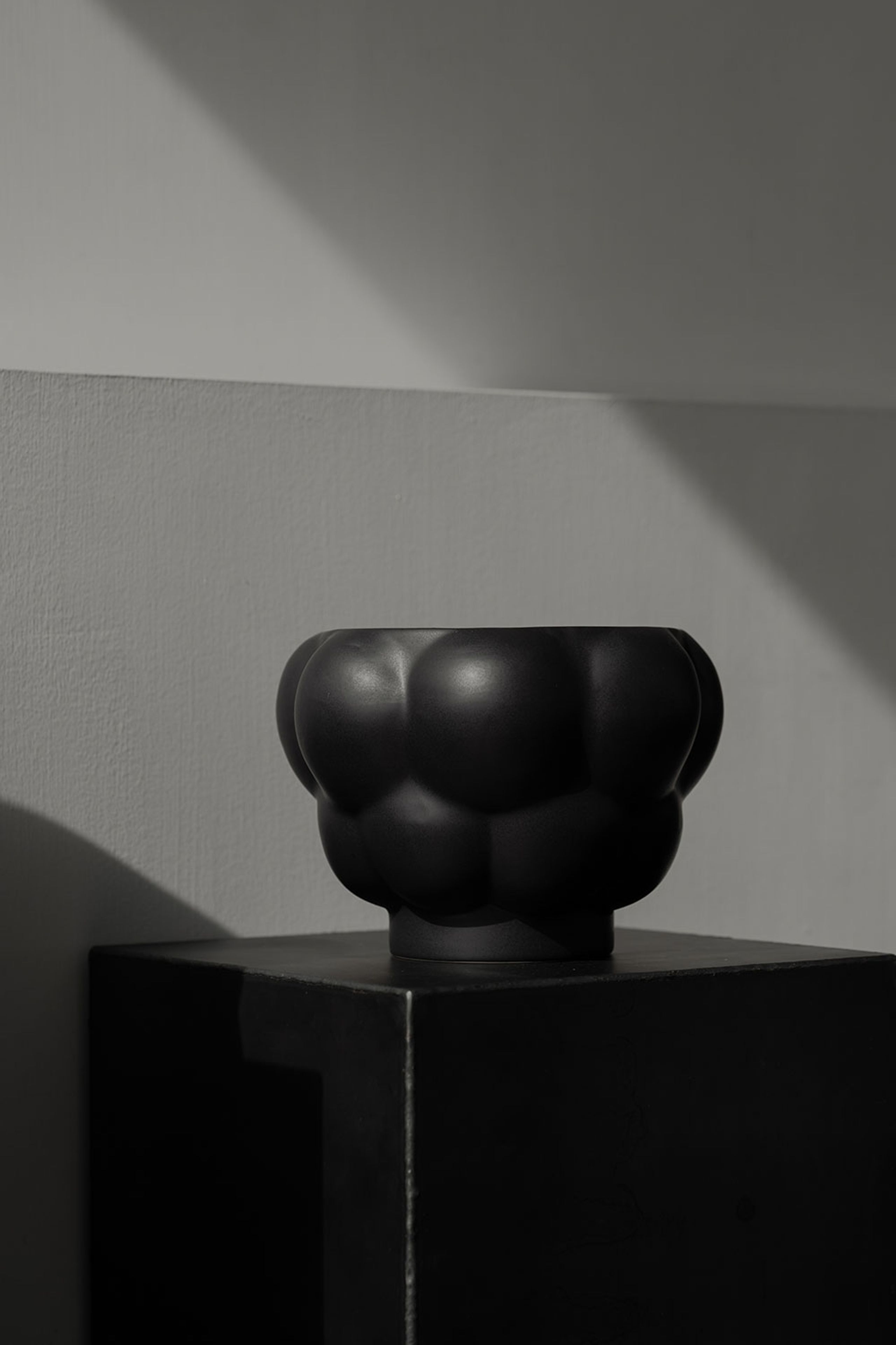 Louise Roe - Bowl - Balloon Bowl 06 - Ink Black