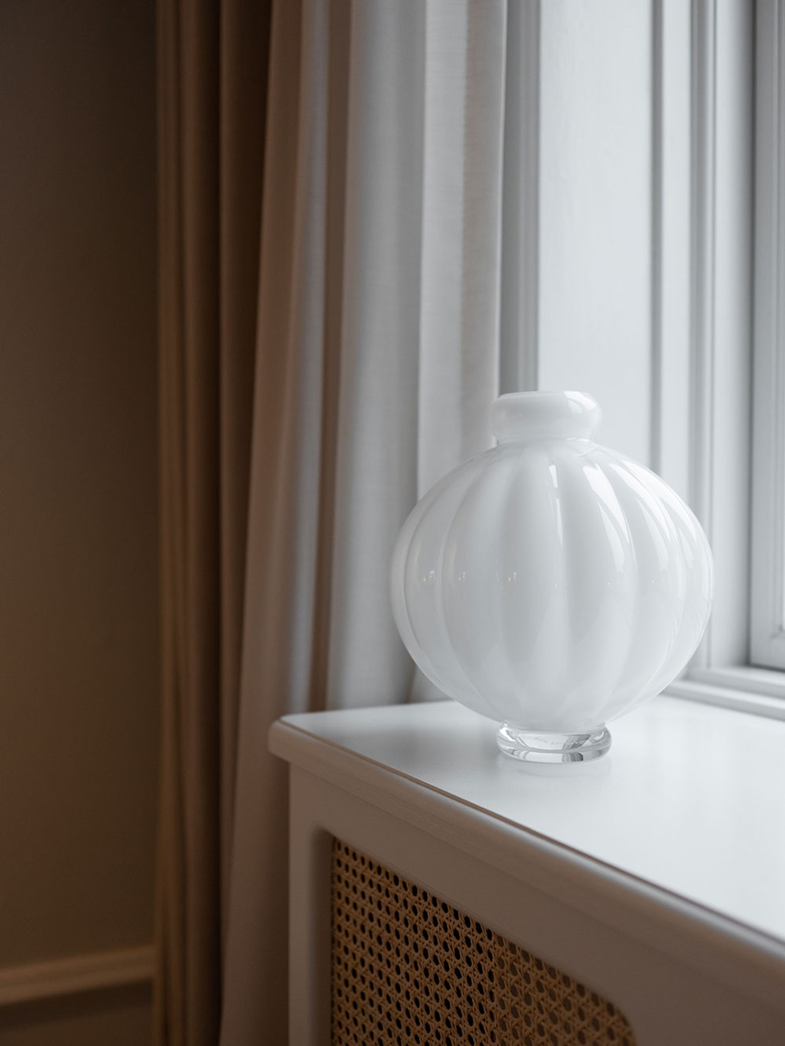 Louise Roe - Vas - Balloon Vase 01 - Sanded Grey