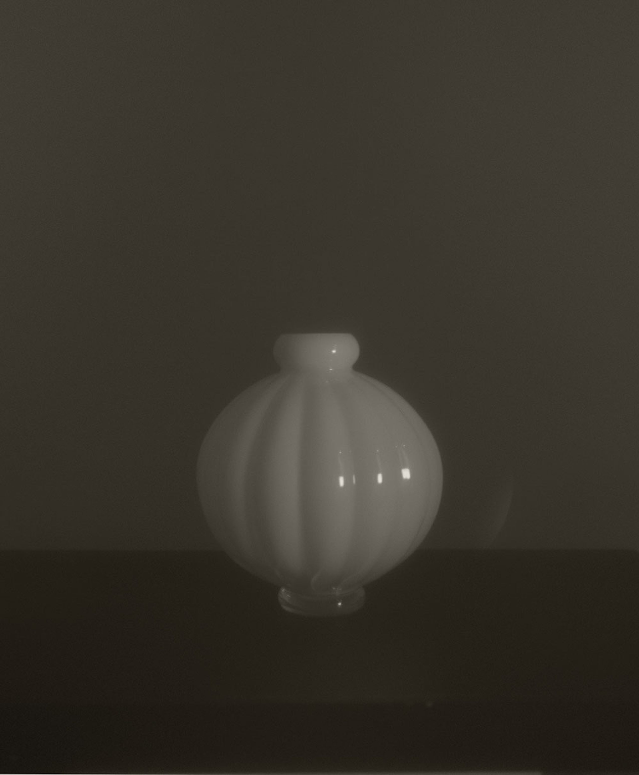 Louise Roe - Vase - Balloon Vase 01 - Smoke