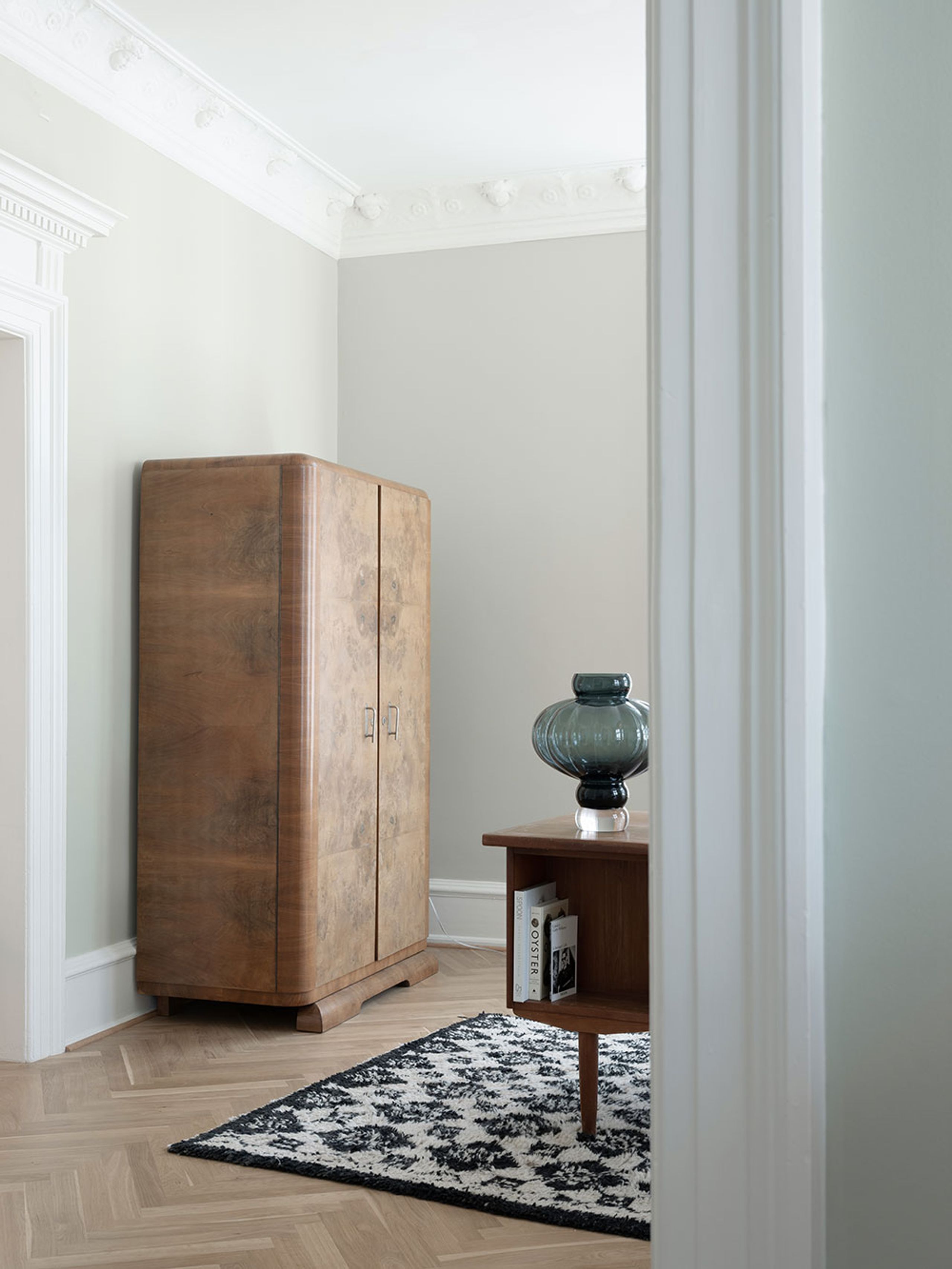 Louise Roe - Vase - Balloon Vase 03 - Sanded Grey