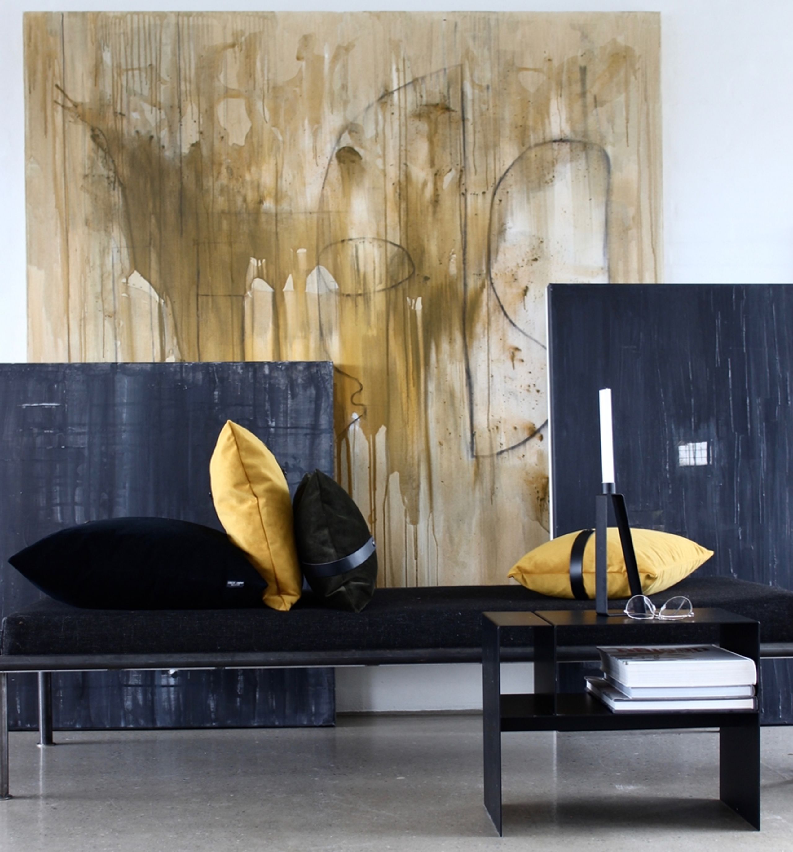 Louise Smærup - Kissen - Velvet - Ocher - 40 x 60 cm